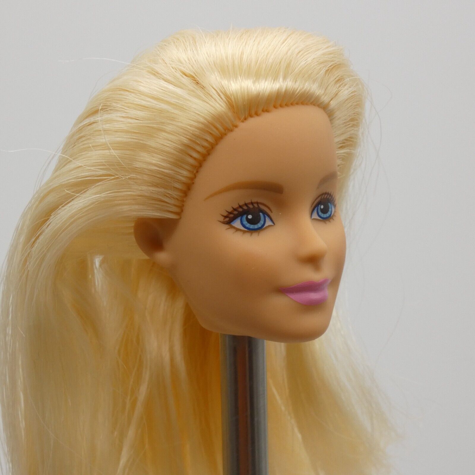 Barbie Made To Move Martial Artist Doll Head Millie Blonde Closed Mouth DWN39