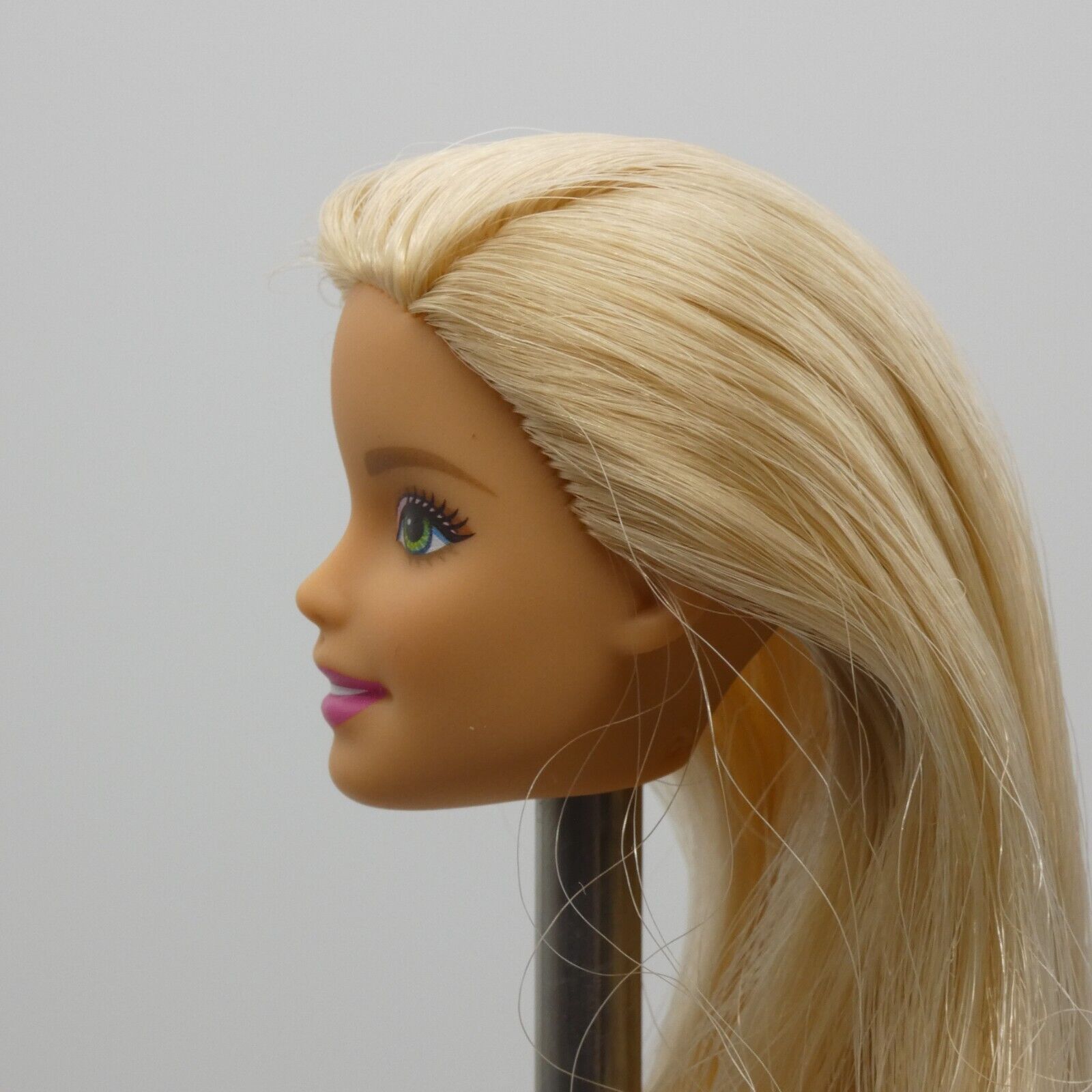 Barbie Doll Head Millie Face Blonde Green Eyes Light Skin 2016 Mattel DHL82