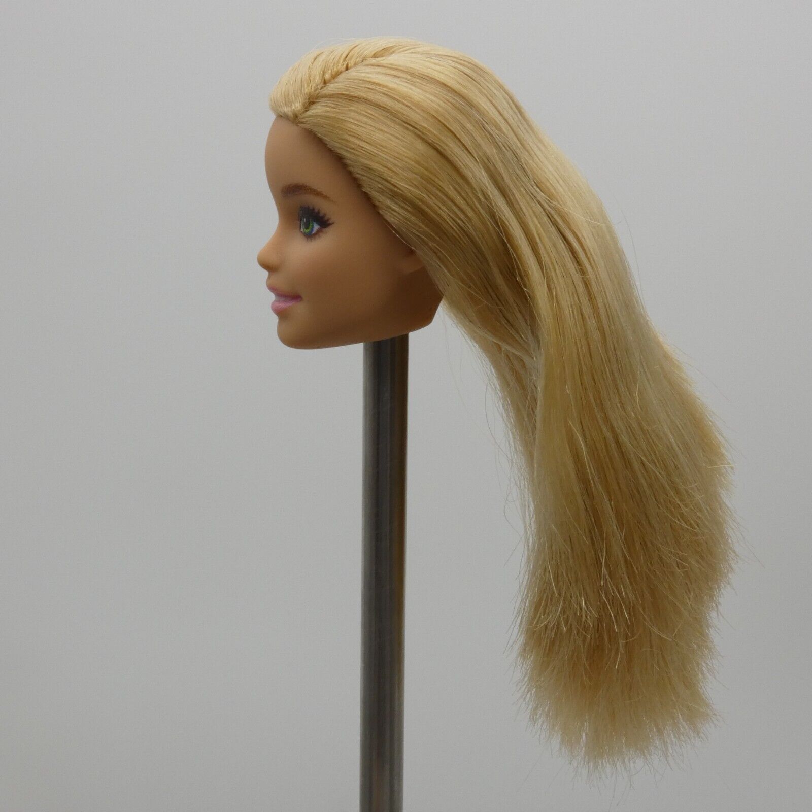 Barbie Doll Head Millie Face Blonde Green Eyes Light Skin 2022 Mattel HGM59