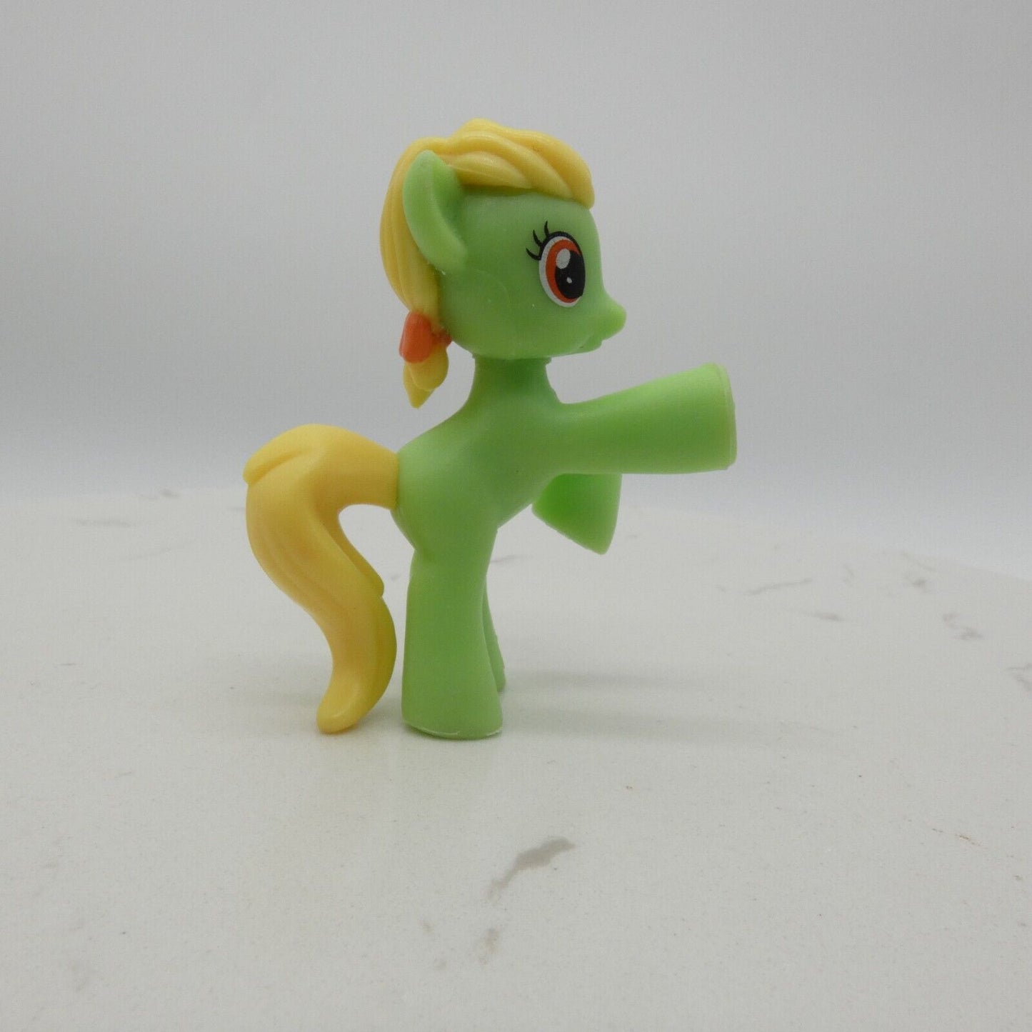 My Little Pony Apple Munchies Friendship is Magic G4 Blind Bag Green Hasbro