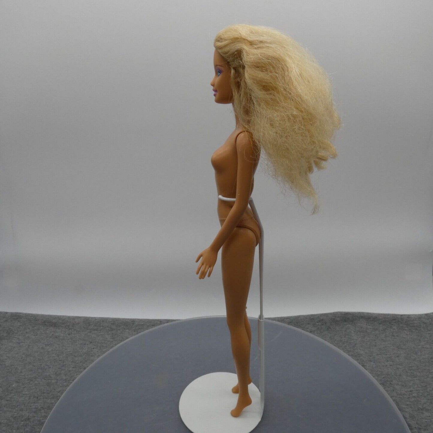 Barbie Doll Generation Girl CEO Face Curly Blonde 1999 Body Blue Eyes Indonesia