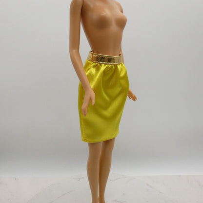 Barbie Doll Skirt Yellow Shiny Gold Band Signature Looks 19 2023 Mattel HJX28