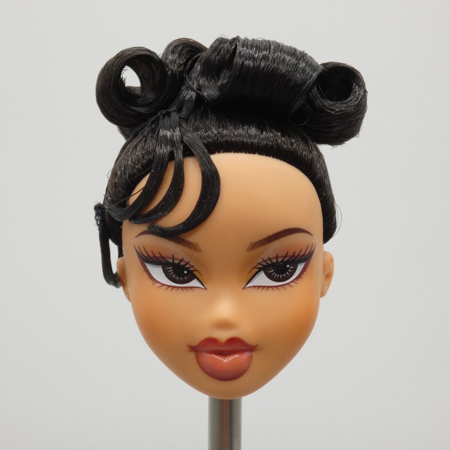 Bratz Doll Head Only Medium Light Tan Skin Kylie Jenner Night 2023 588115 O17B