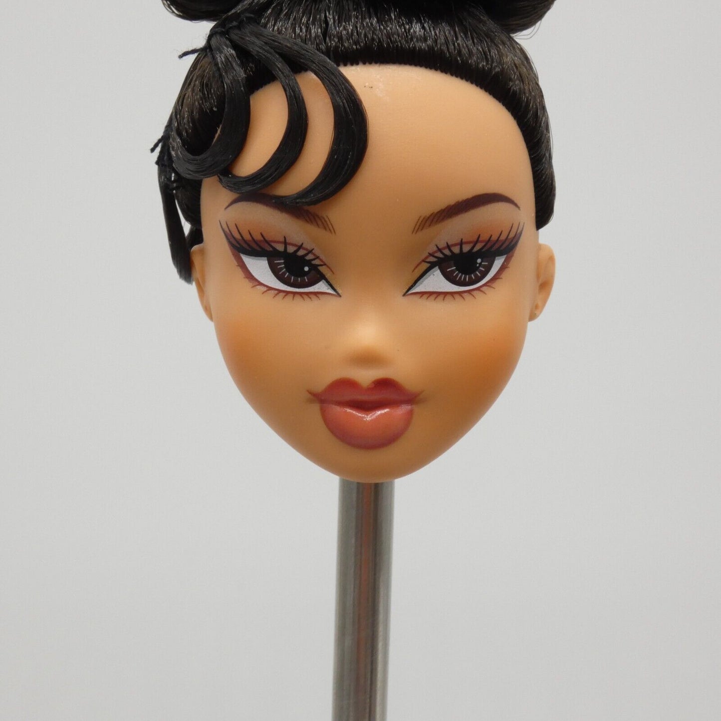 Bratz Doll Head Only Medium Light Tan Skin Kylie Jenner Night 2023 588115 O17D