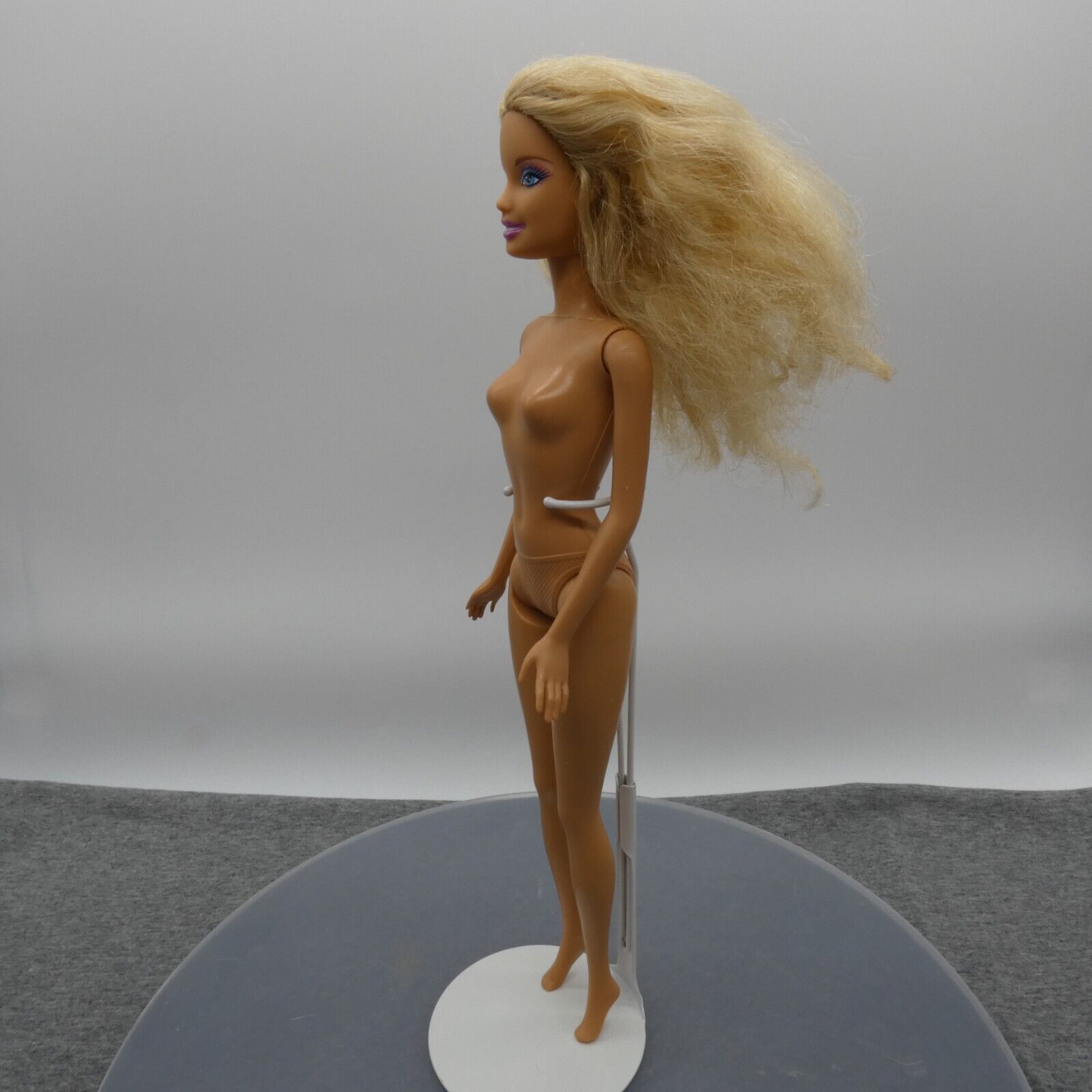 Barbie Doll Generation Girl CEO Face Curly Blonde 1999 Body Blue Eyes Indonesia