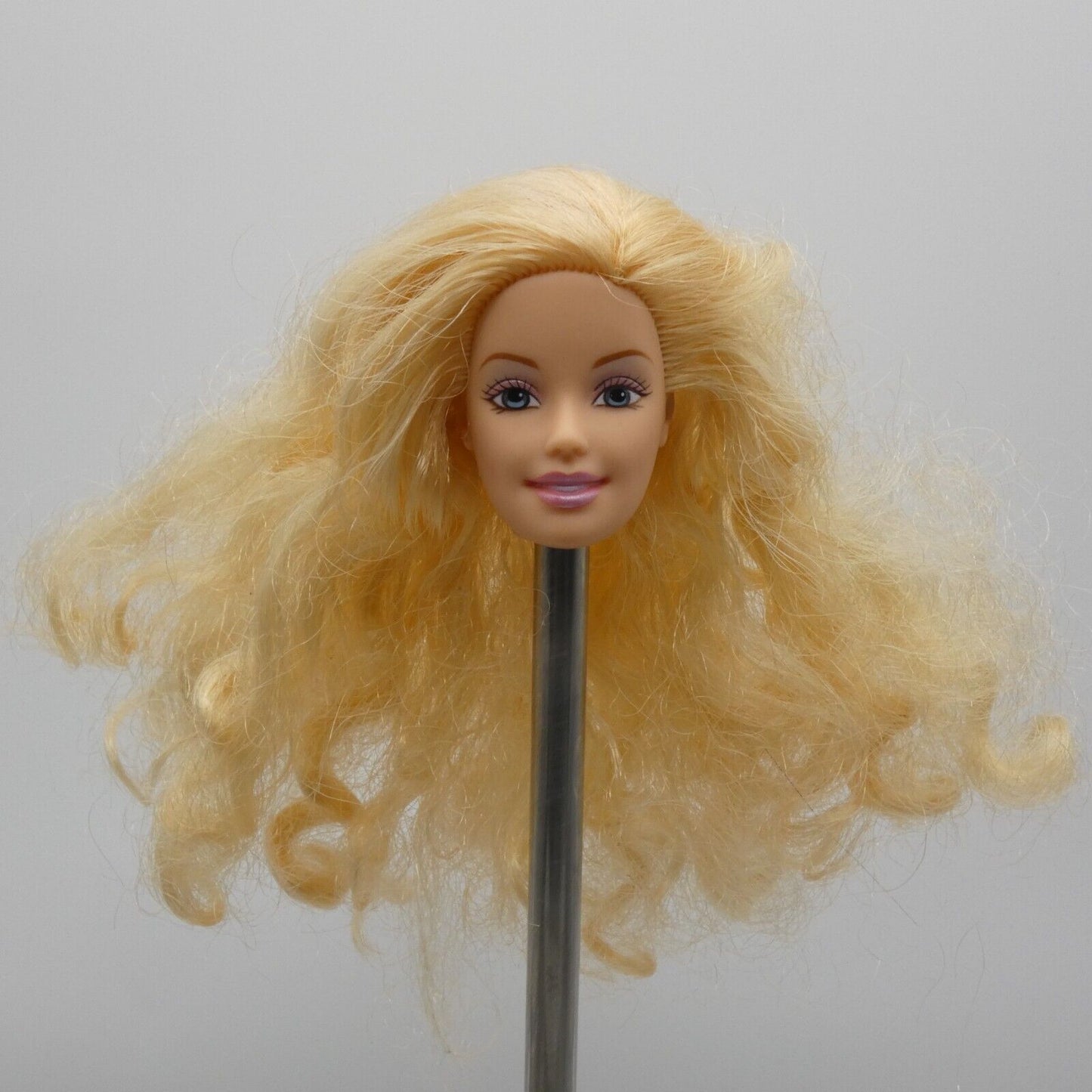 Barbie Talk Of The Town Avon Doll Head Generation Girl Blonde Light Skin B6376