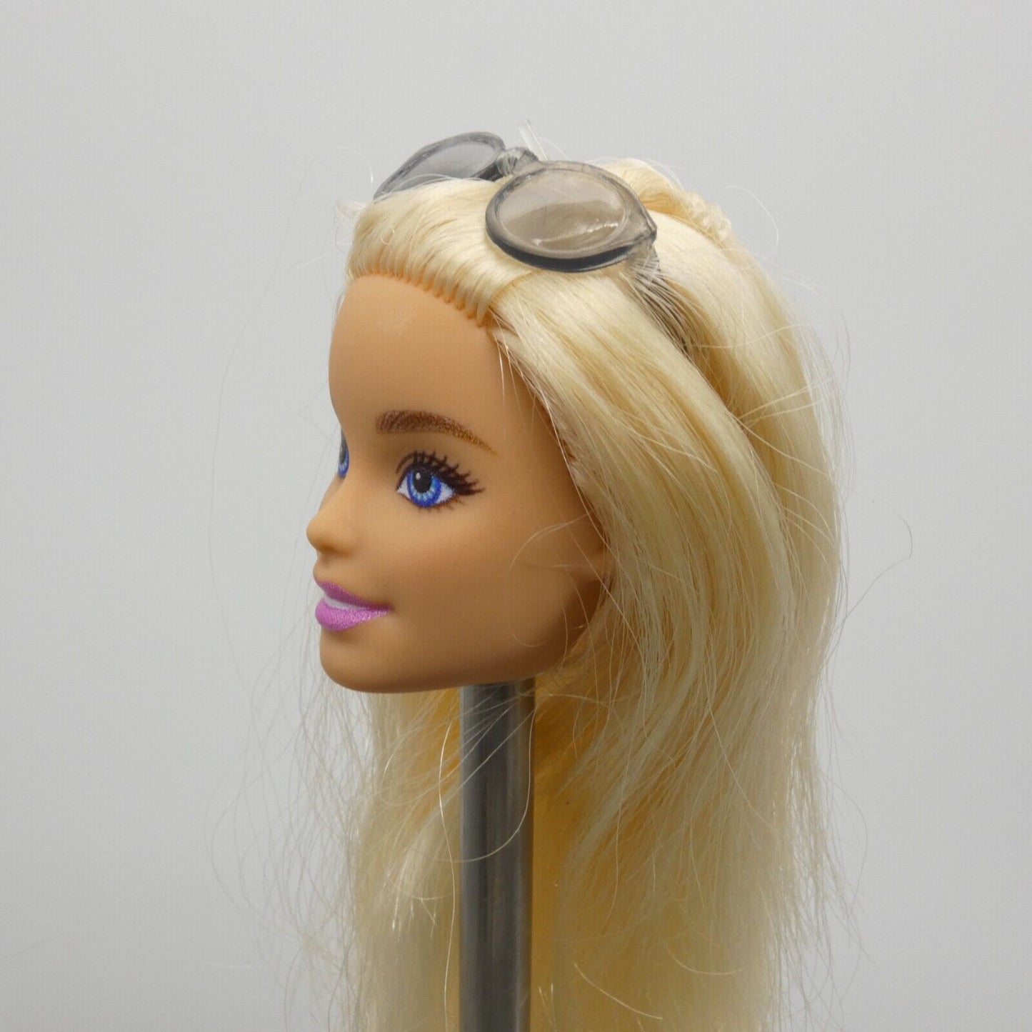 Travel Barbie Doll Head And Sunglasses Millie Face 2019 FWV25