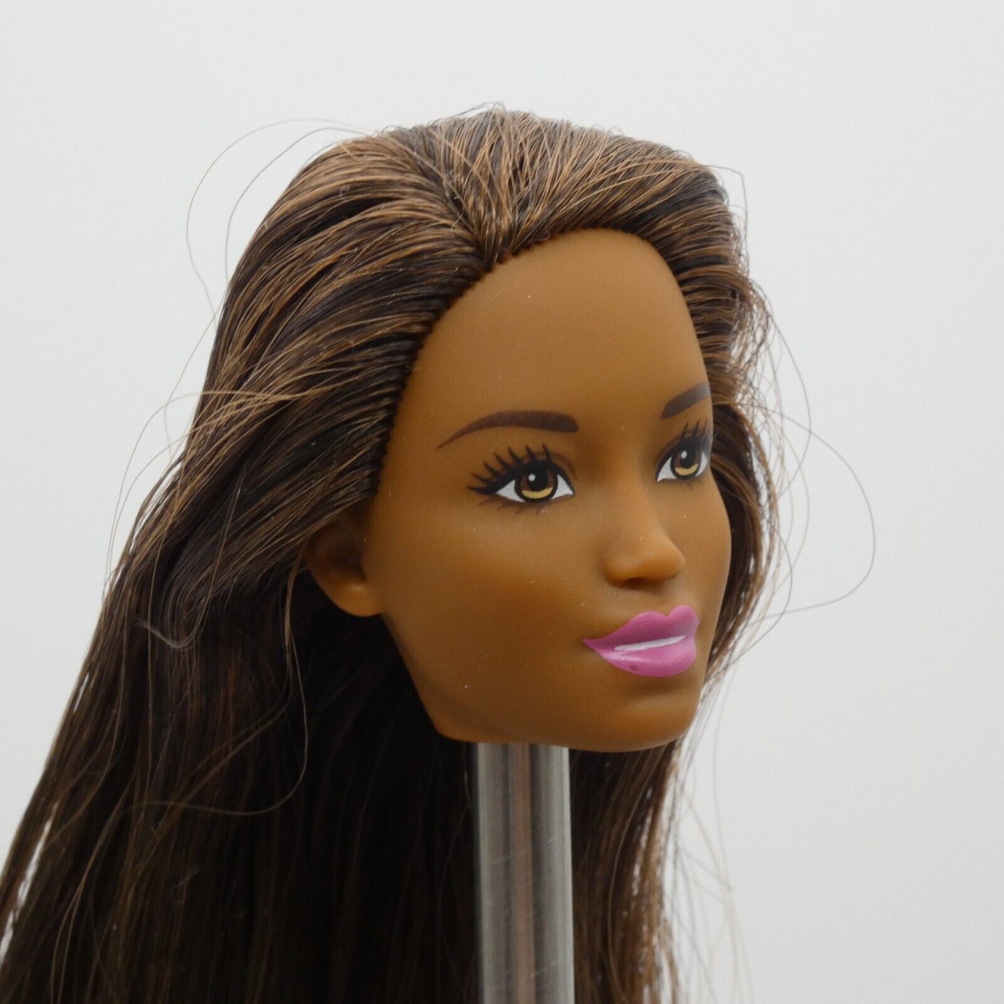 Barbie Fashionistas Doll Head Kim Face AA Medium Dark Skin 2021 Mattel GXV76