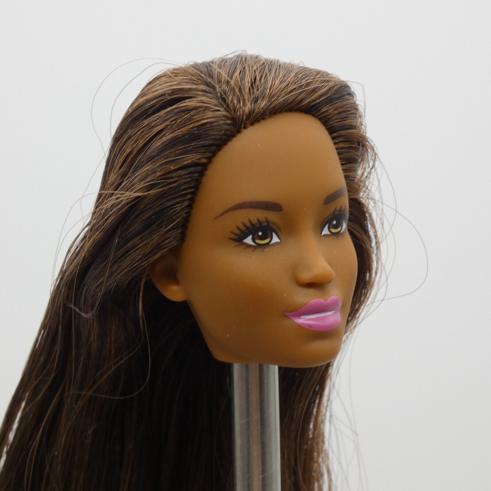 Barbie Fashionistas Doll Head Kim Face AA Medium Dark Skin 2021 Mattel GXV76