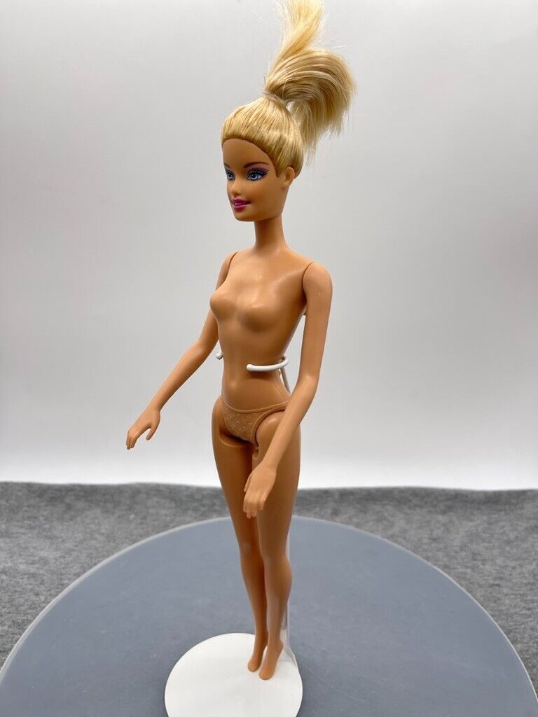 Barbie Doll Generation Girl Face Nude Swimming Motion CEO Mattel 2011 Body