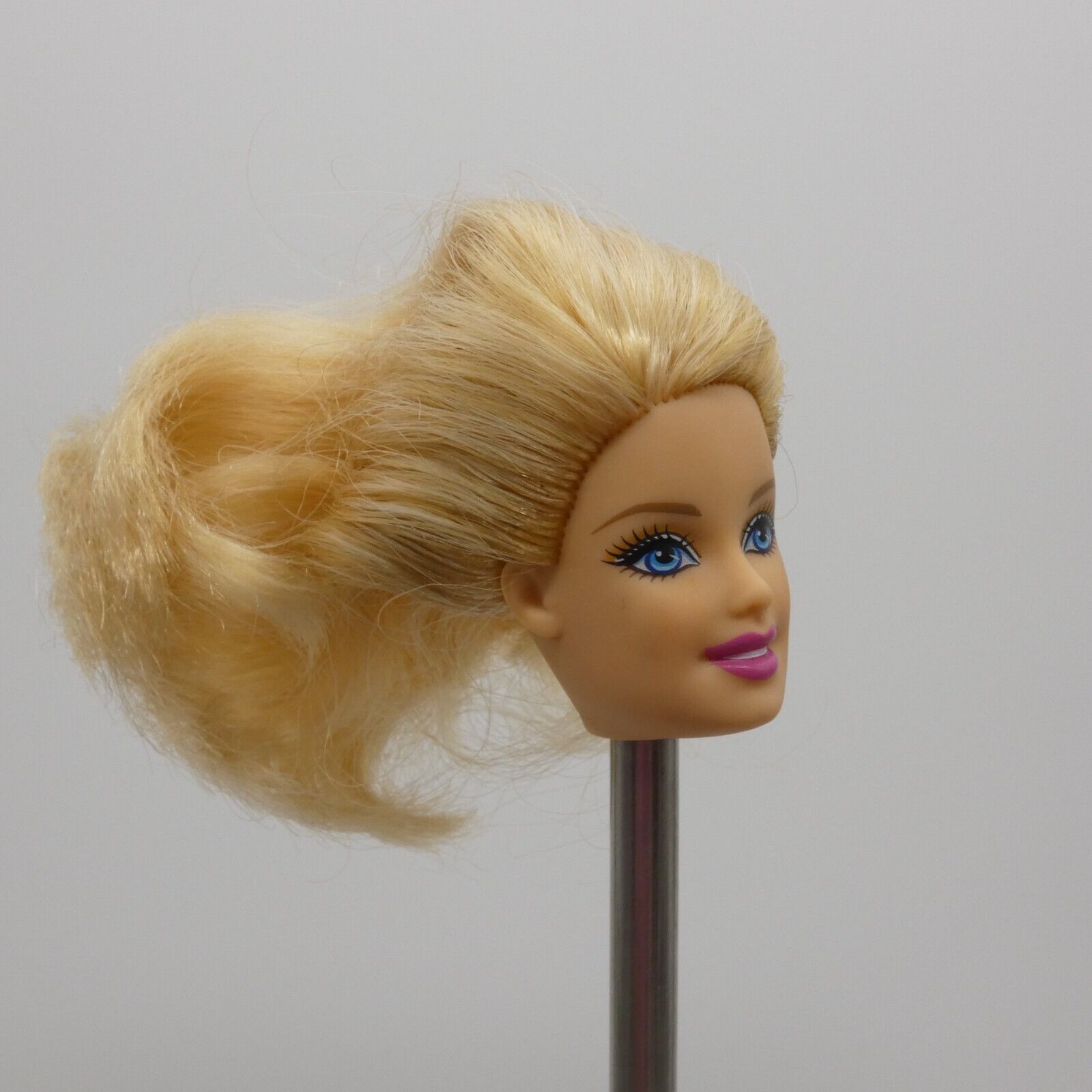 Barbie Beach Doll Head Generation Girl Face Blonde Medium Light Skin 2013 BCN23