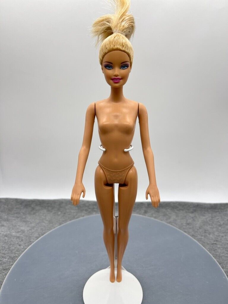 Barbie Doll Generation Girl Face Nude Swimming Motion CEO Mattel 2011 Body