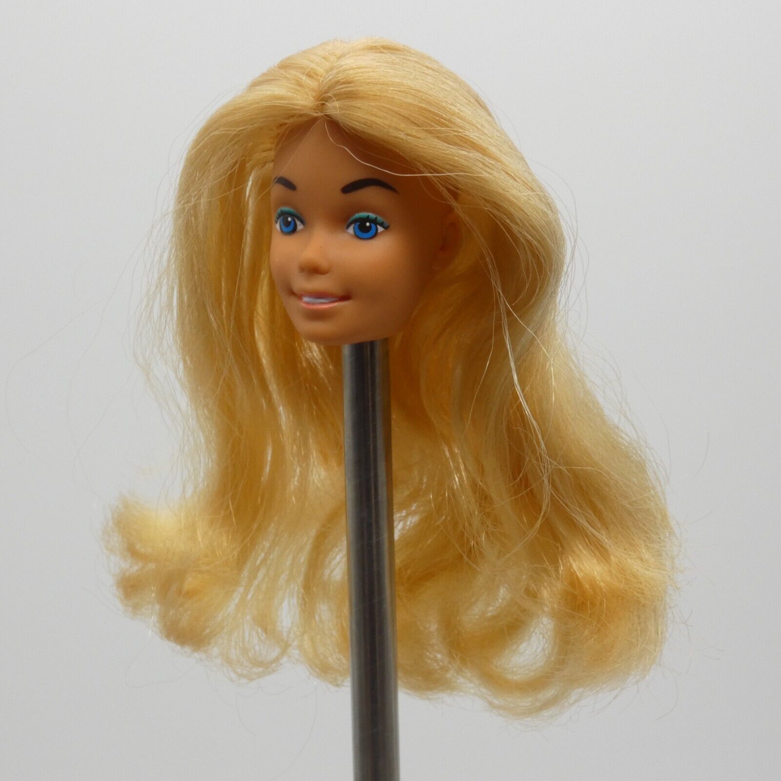 Barbie Malibu Doll Head Only SuperStar Tan Medium Light Skin Hong Kong B