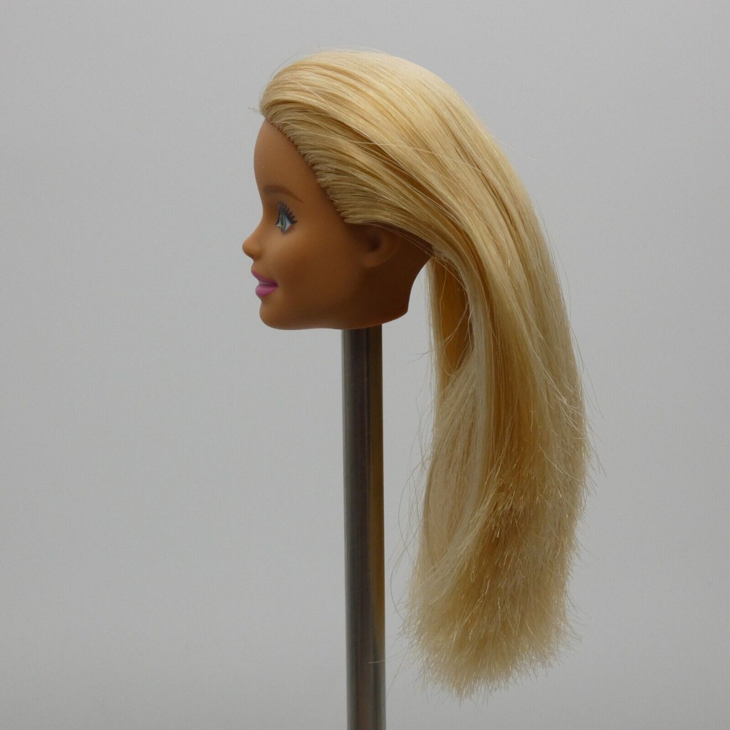 Barbie Beach Doll Head Only Millie Face Blonde Hair Green Eyes Light Skin Mattel