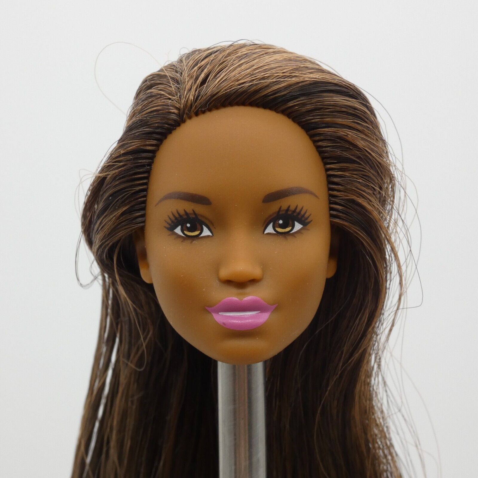 Barbie Fashionistas Doll Head Kim Face AA Medium Dark Skin 2021 Mattel GXV76