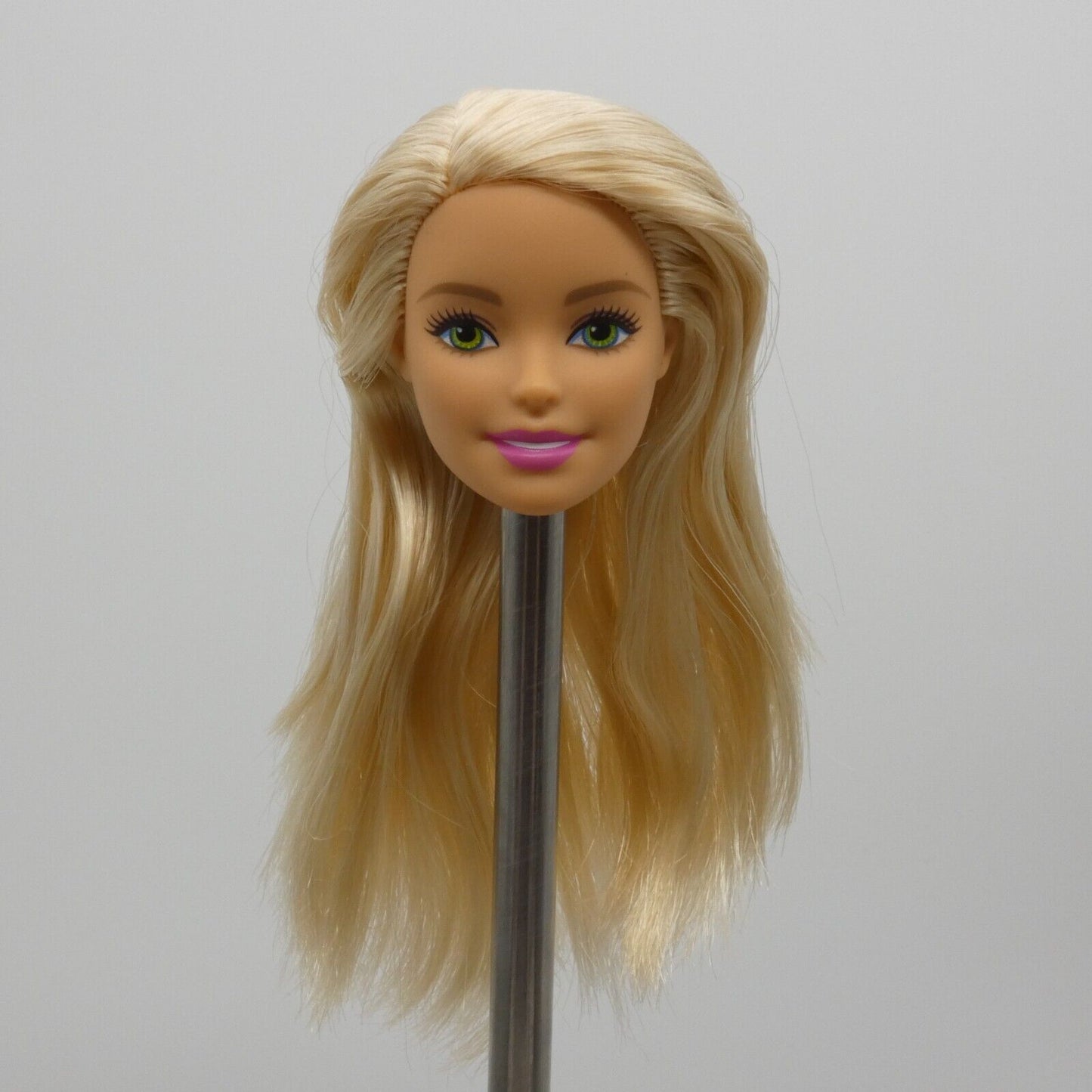 Barbie Doll Head Millie Face Blonde Green Eyes Light Skin 2019 Mattel FXH08