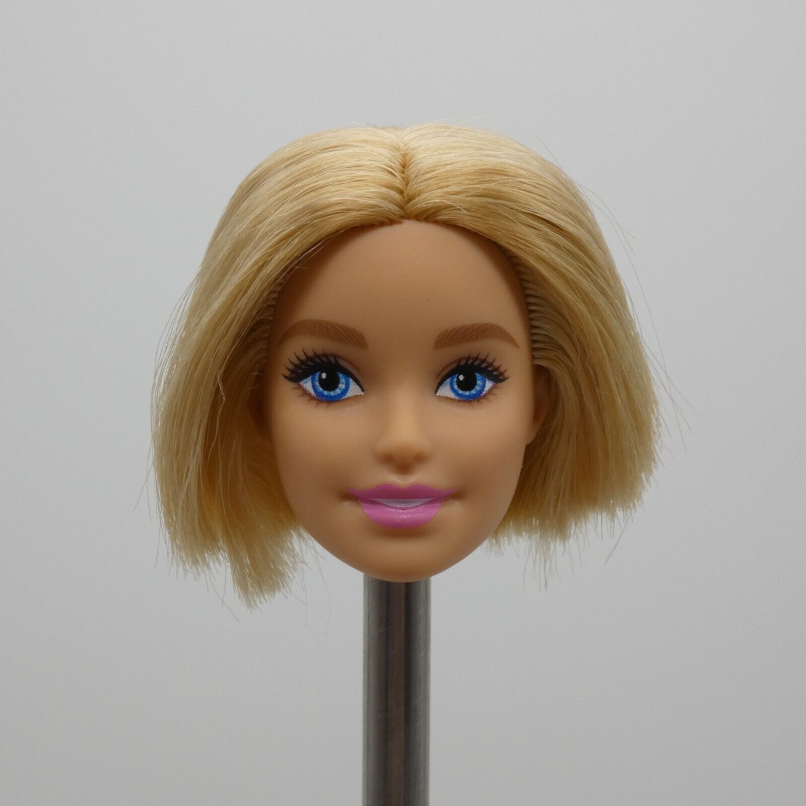 Barbie Space Discovery Astronaut Doll Head Millie Face Bob Haircut 2020 GTW30