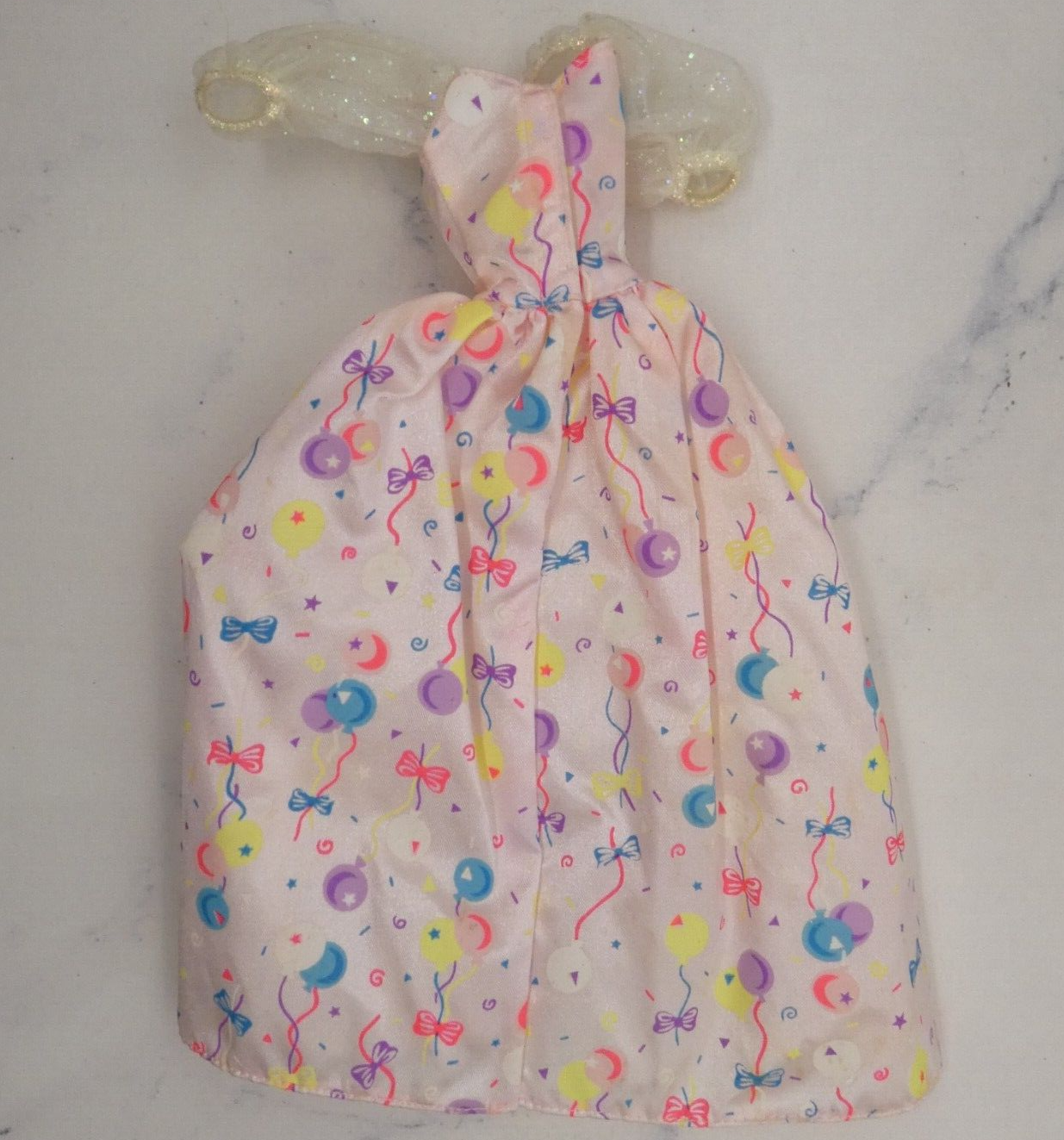 Barbie Birthday Doll Dress Satin Like Gown Balloons Confetti 1996 Mattel 15998