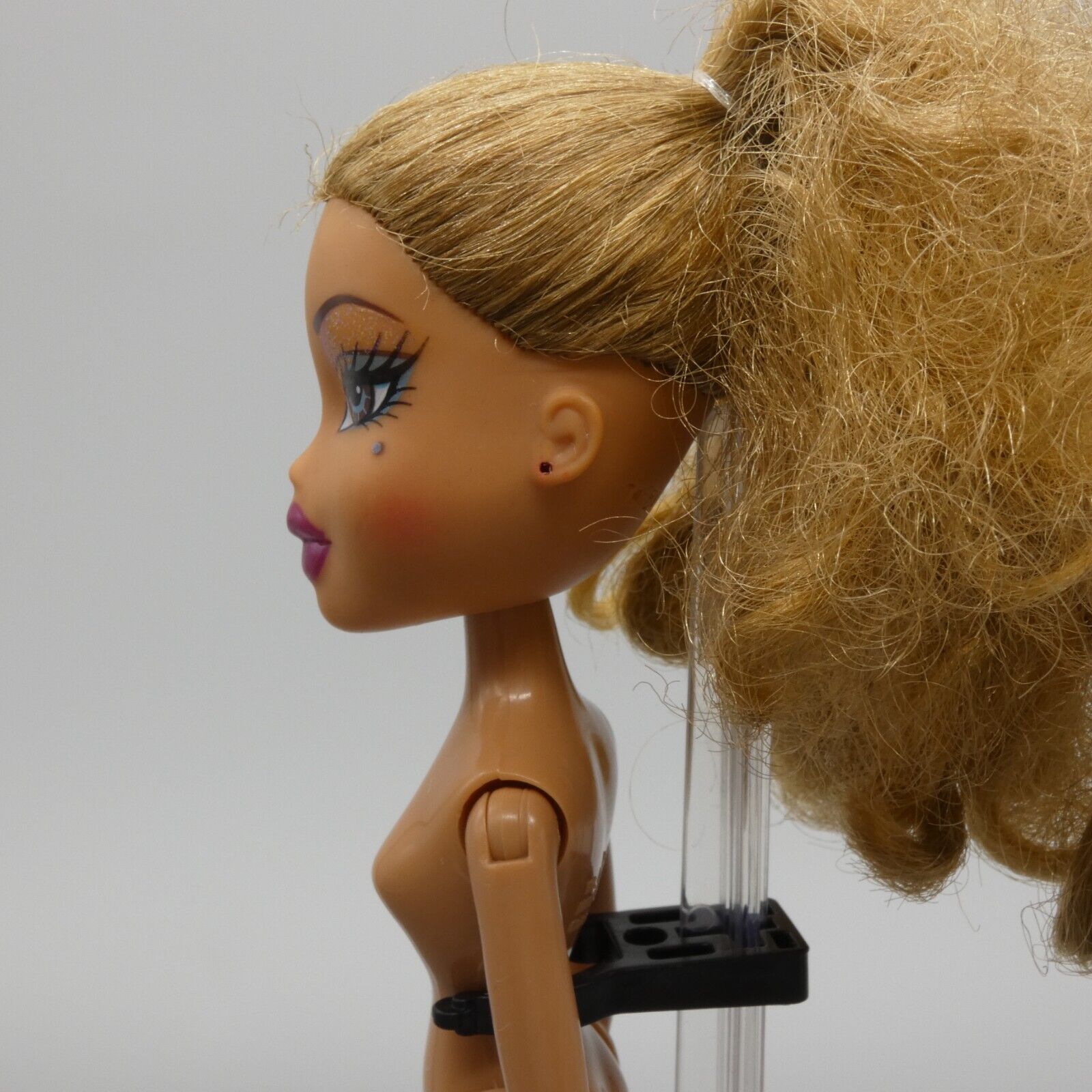 Bratz Step Out Yasmin Doll Curly Honey Blonde Hair Nude 2005 MGA 296997