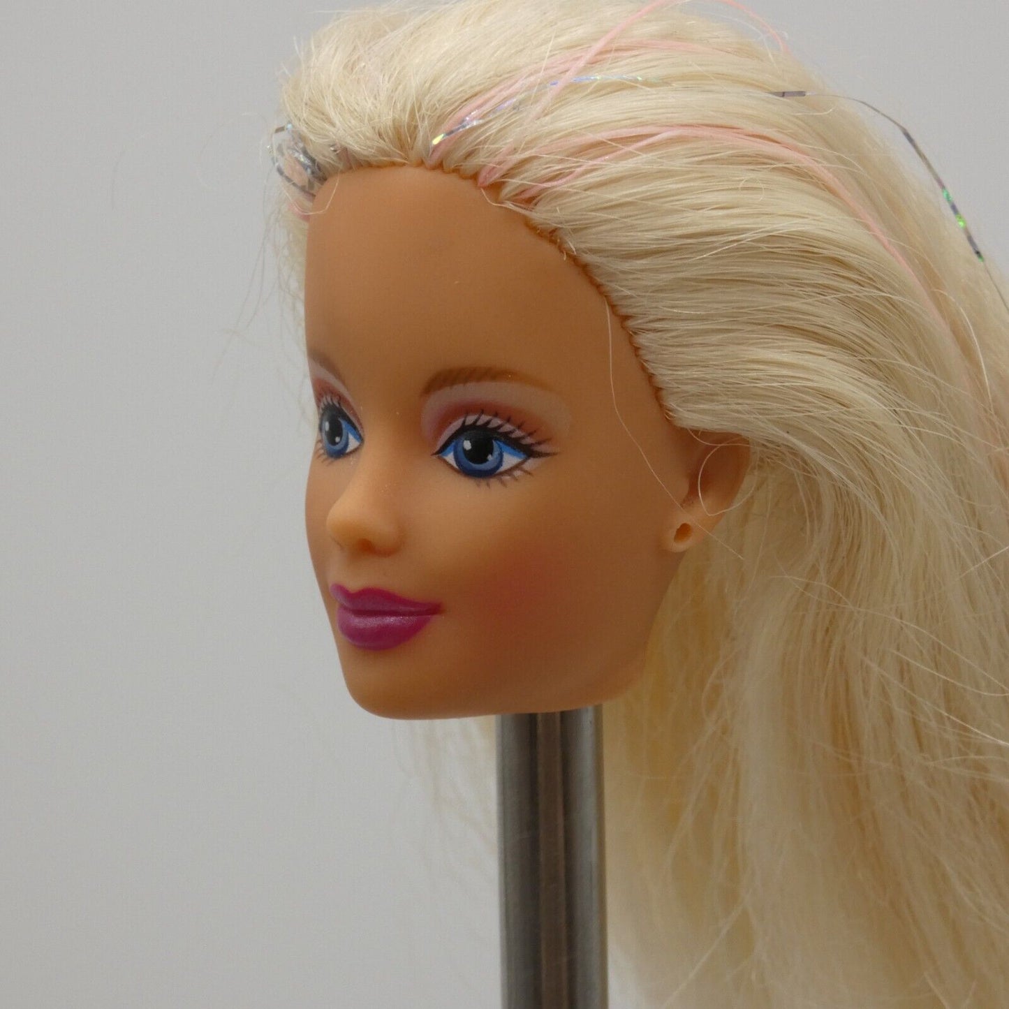 Barbie Beyond Pink Doll Head Only Mackie Face Blonde Pink Hair 1999 Mattel 20017