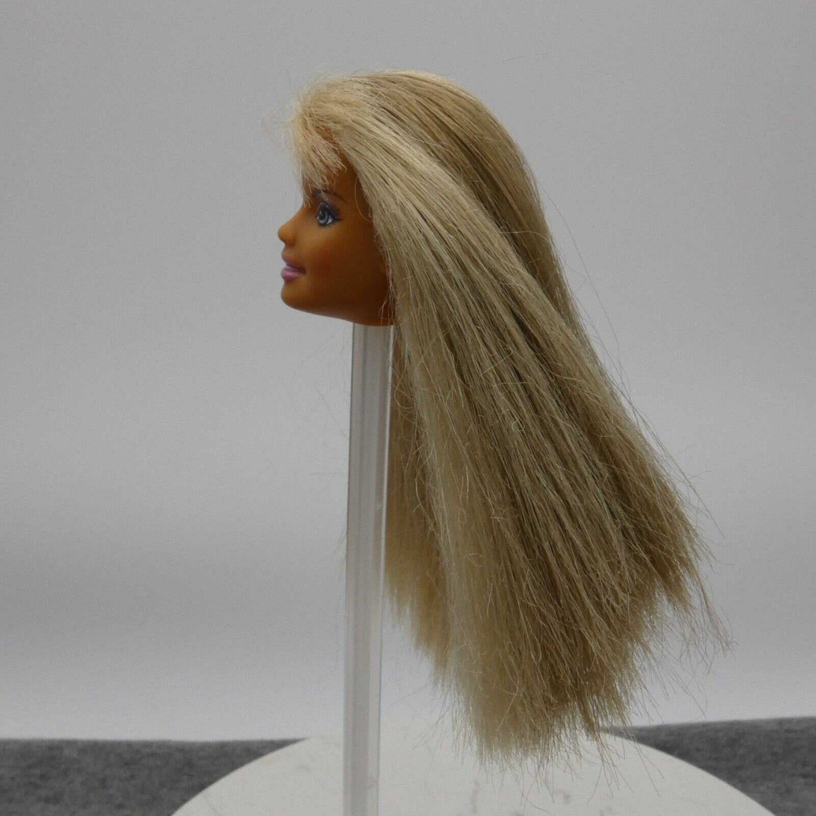 Barbie Generation Girl Doll Head Blonde Bangs Medium Light Skin Cali Girl 2004