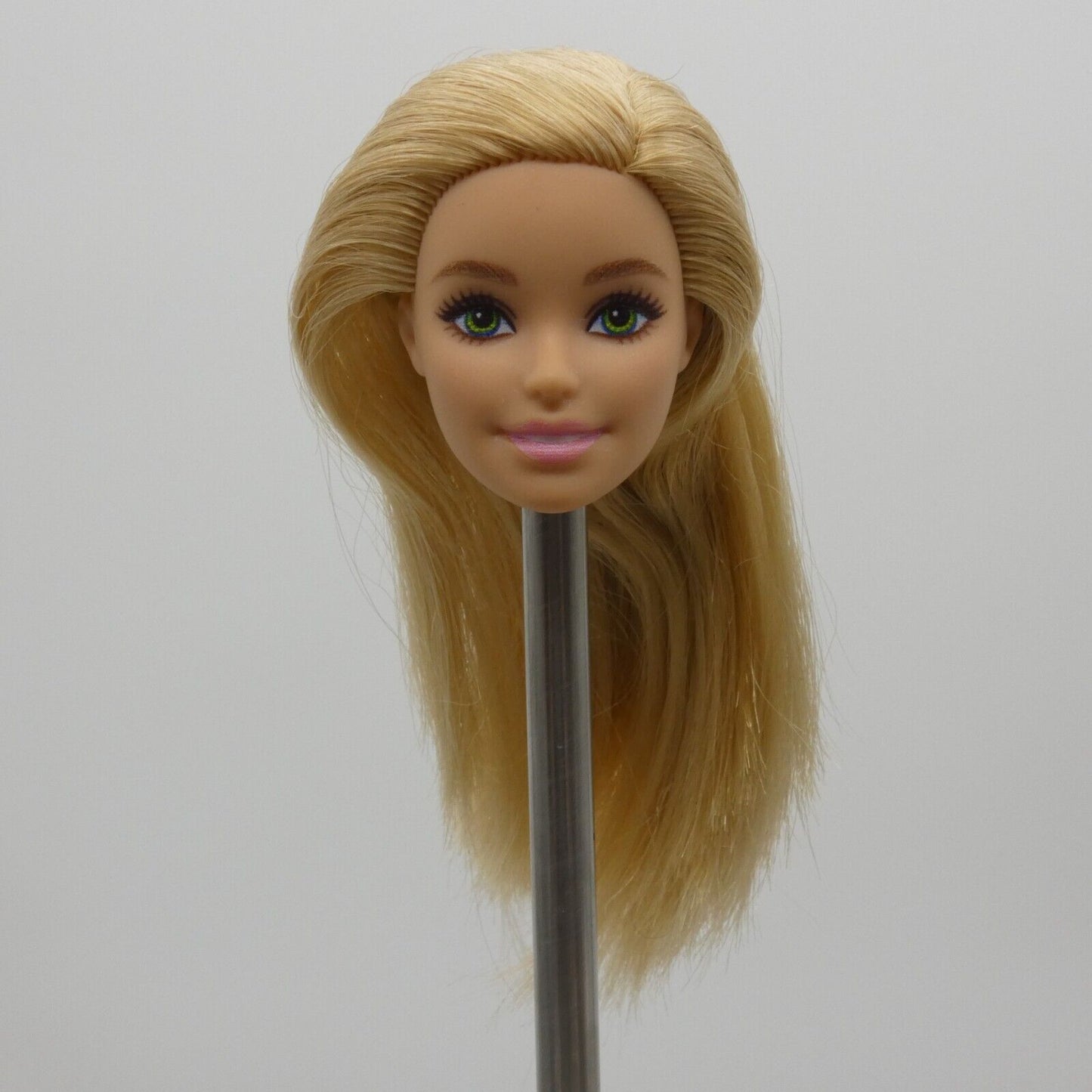 Barbie Doll Head Millie Face Blonde Green Eyes Light Skin 2022 Mattel HGM59