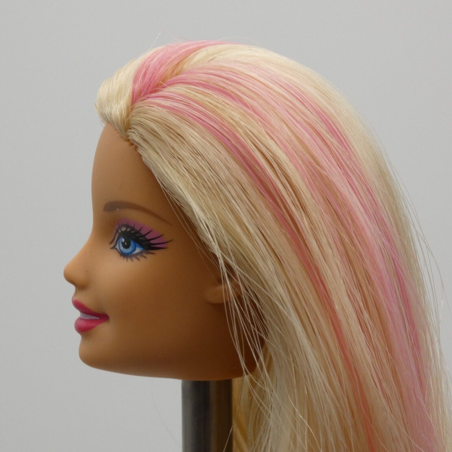 Barbie In A Mermaid Tale 2 Merliah Doll Head Blonde Pink Hair 2012 X0093 Mattel