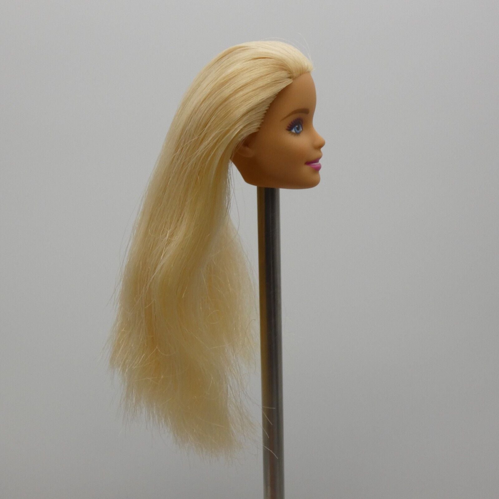 Barbie Doll Head Millie Face Blonde Medium Light Skin Blue Eyes 2015 Mattel