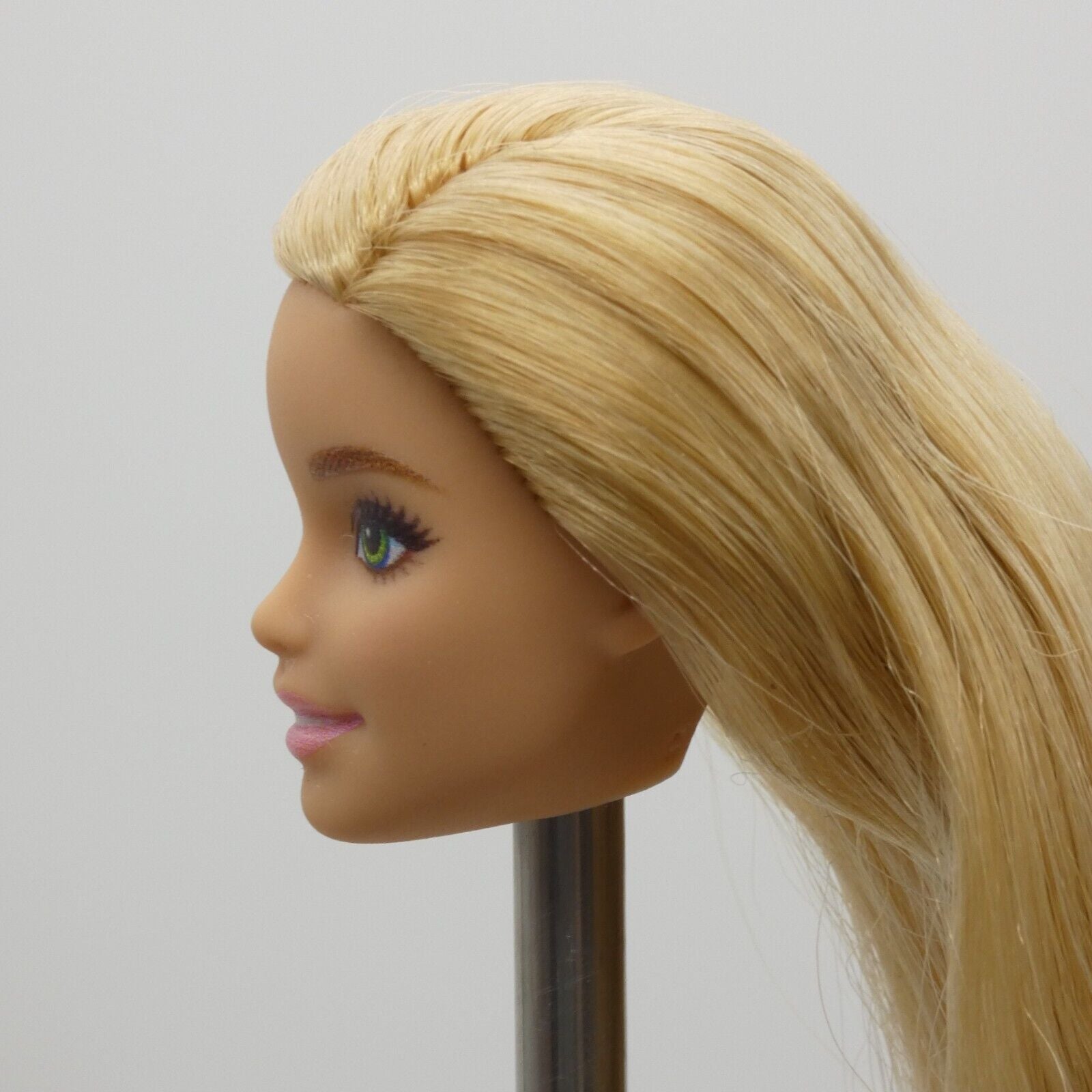 Barbie Doll Head Millie Face Blonde Green Eyes Light Skin 2022 Mattel HGM59