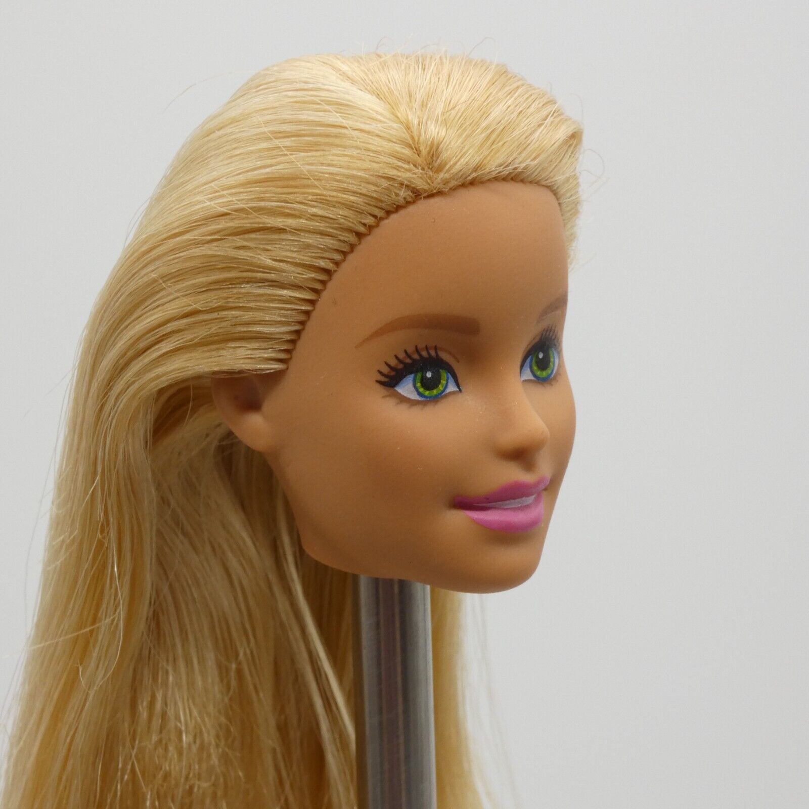 Barbie Beach Doll Head Only Millie Face Blonde Hair Green Eyes Light Skin Mattel