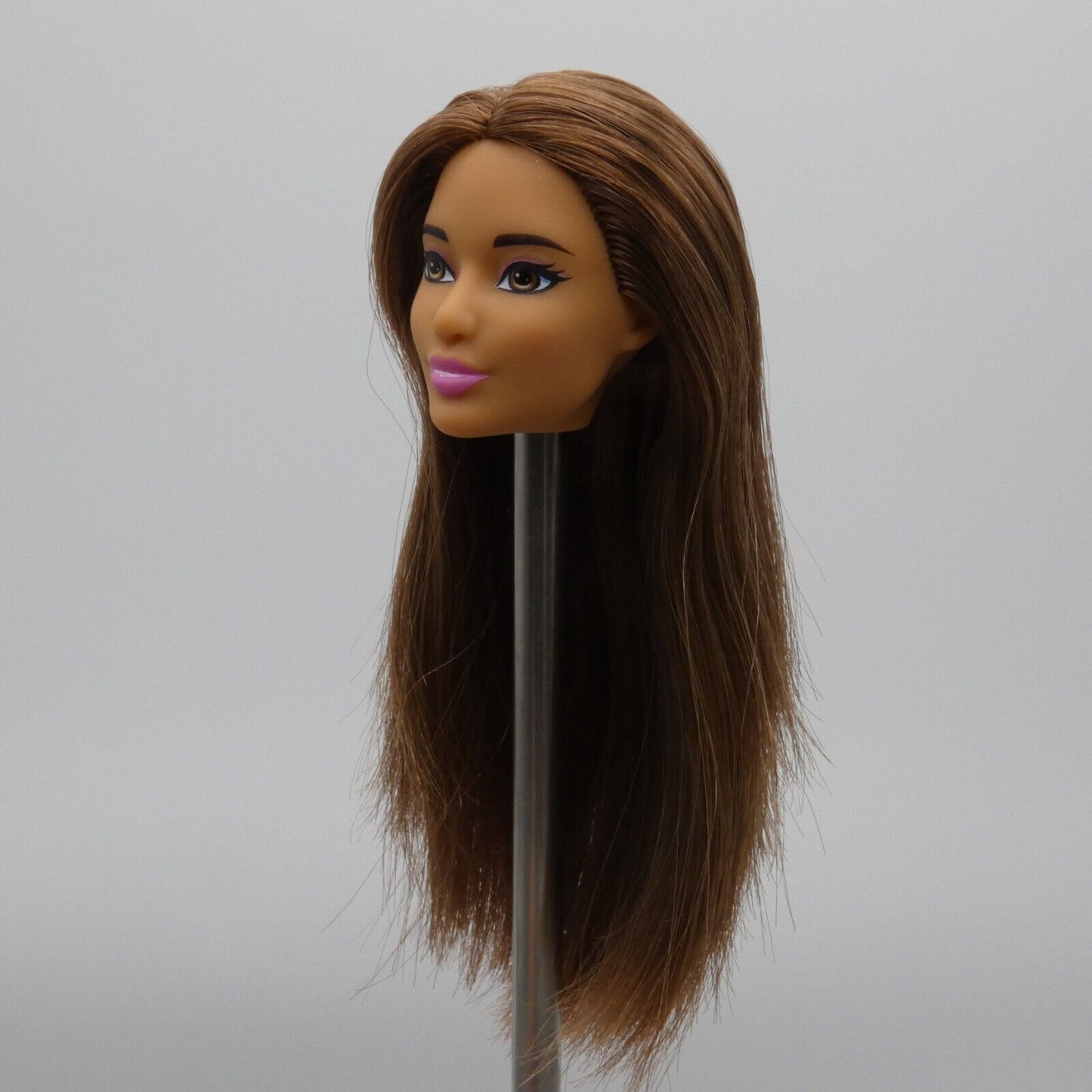 Barbie Dreamtopia June Face Doll Head Brown Hair Medium Light Skin Mattel FVR05