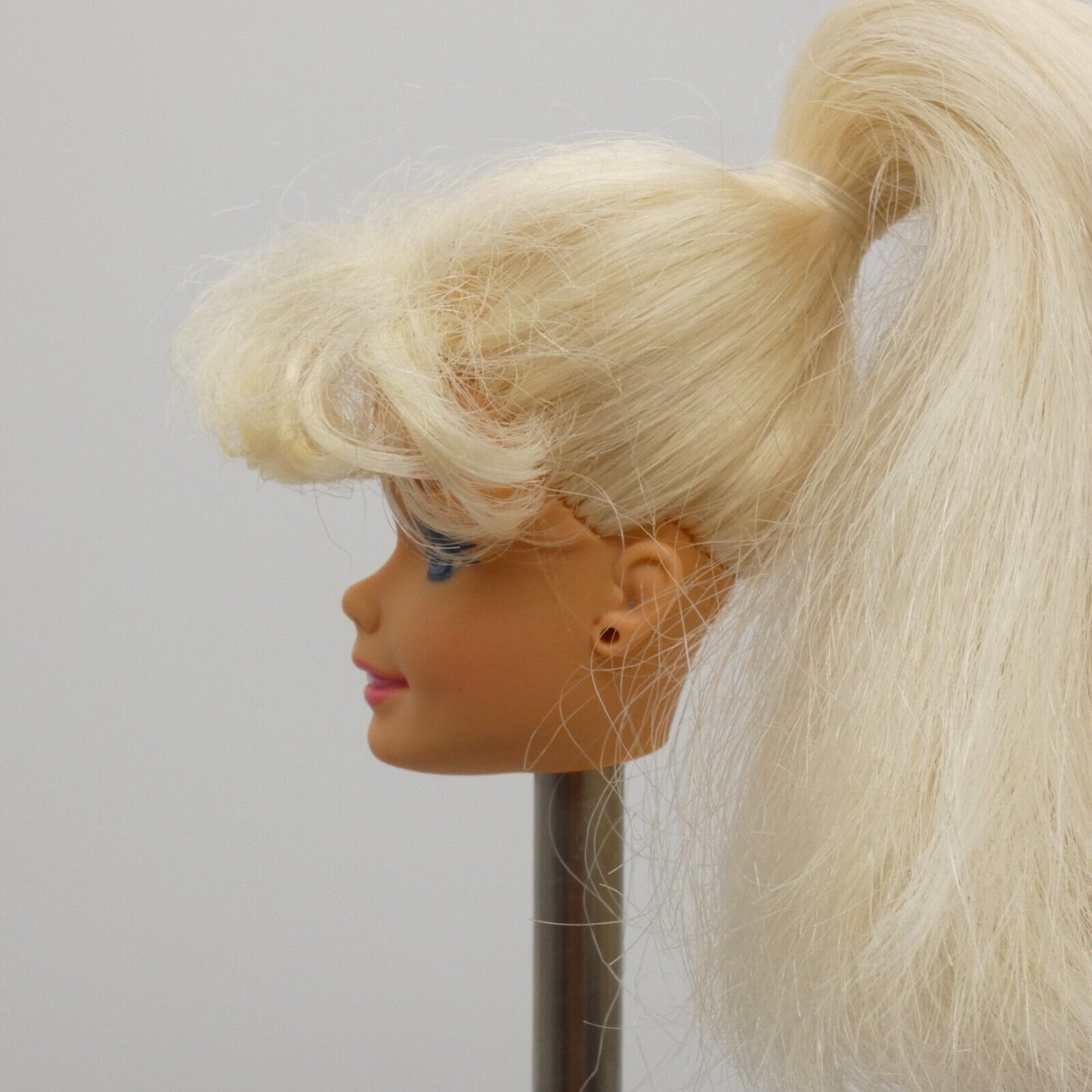 Barbie Doctor Doll Head Blonde SuperStar Medium Light Skin 14309 Mattel 1995