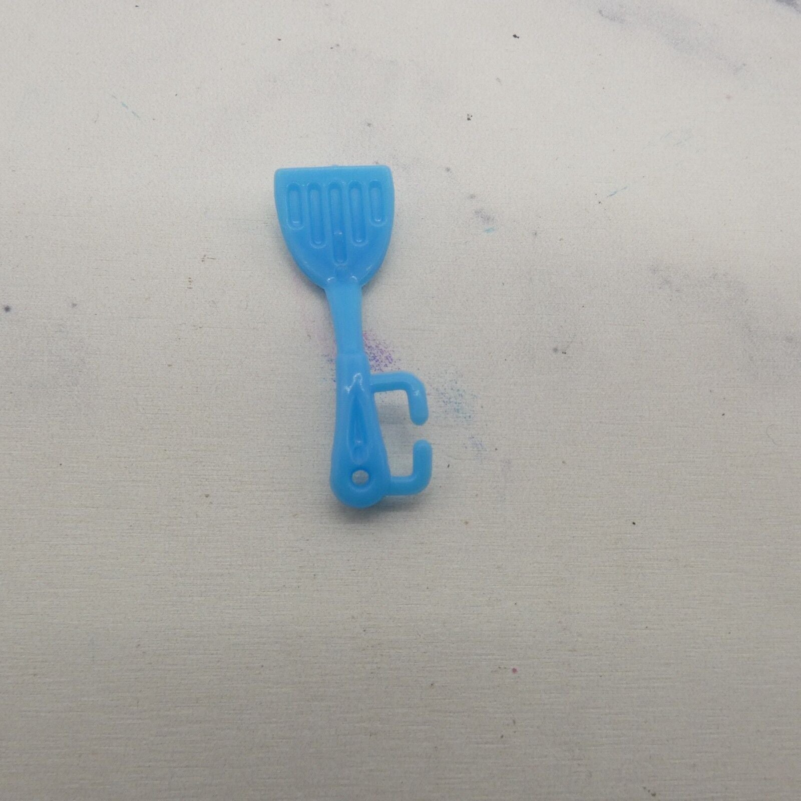 Barbie Barbie Spaghetti Chef Doll Accessory Blue Spatula 2016 Mattel DMC36