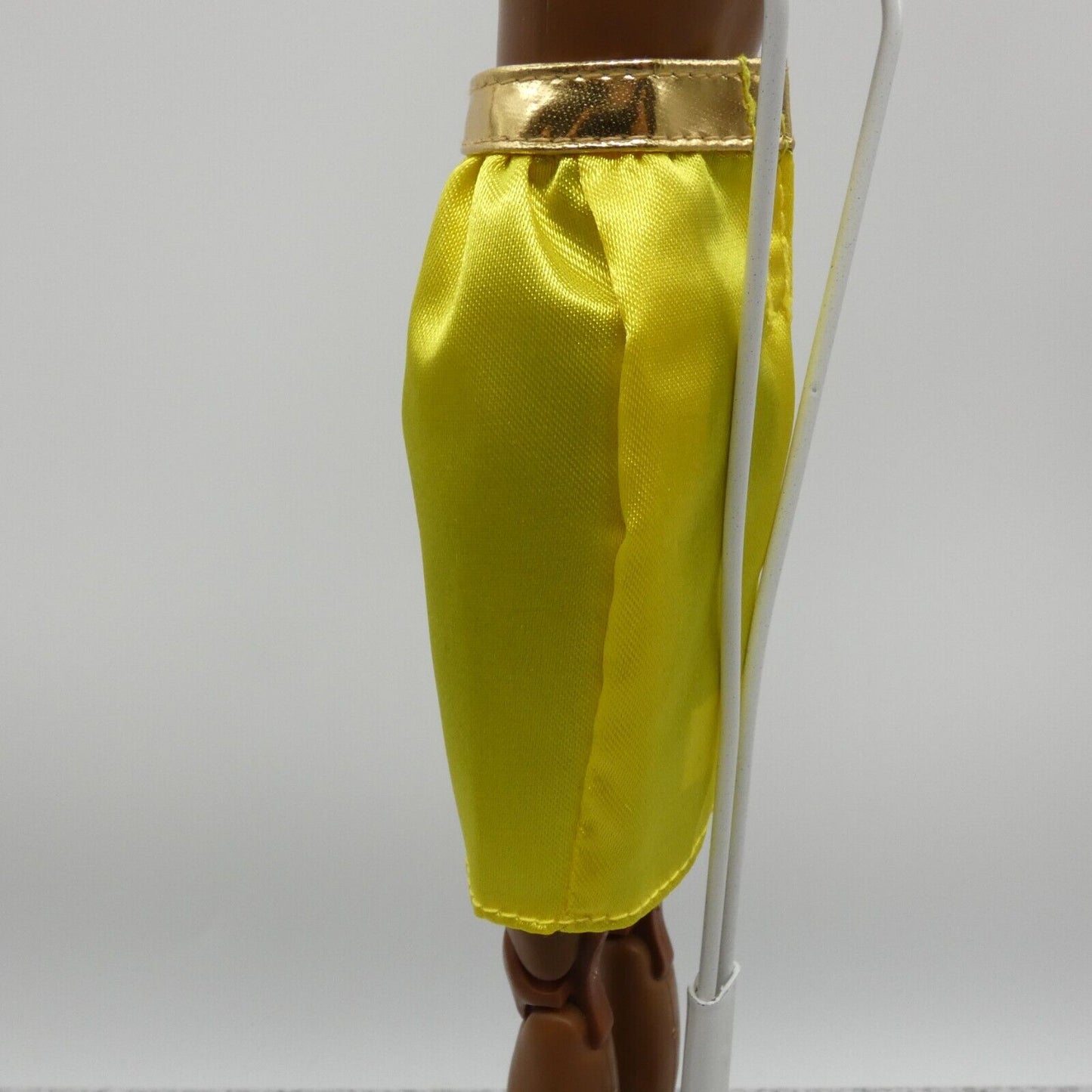 Barbie Doll Skirt Yellow Shiny Gold Band Signature Looks 19 2023 Mattel HJX28