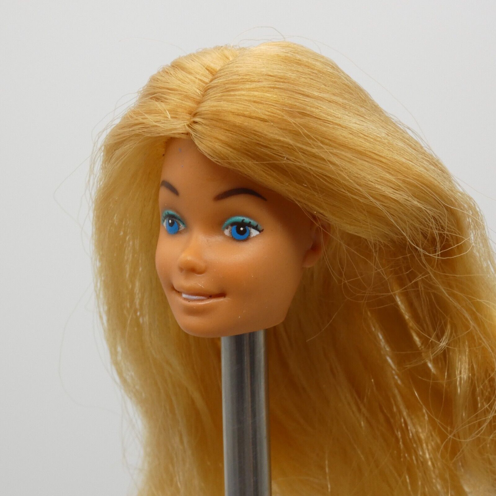 Barbie Malibu Doll Head Only SuperStar Tan Medium Light Skin Hong Kong D Mattel