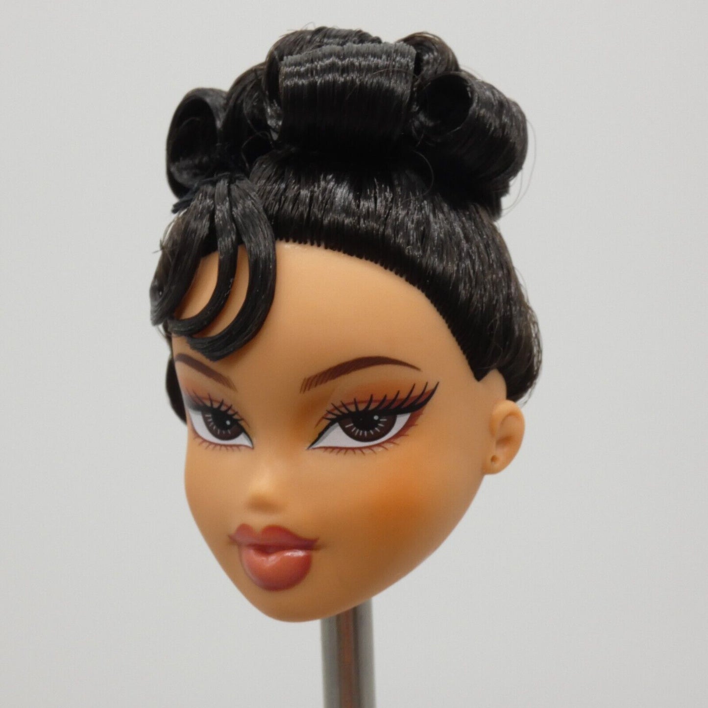 Bratz Doll Head Only Medium Light Tan Skin Kylie Jenner Night 2023 588115 O17E