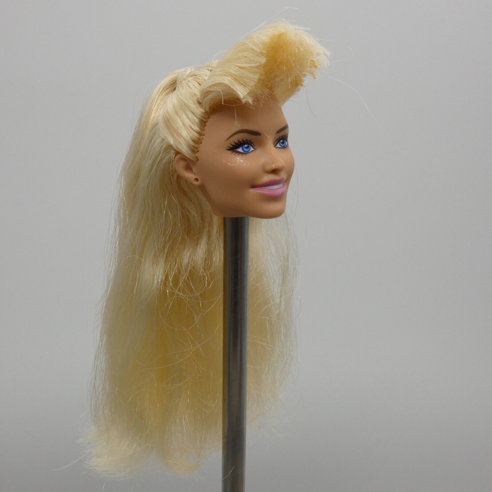 Barbie The Movie Doll Head Margot Robbie Face Light Skin 2023 Mattel HPJ96