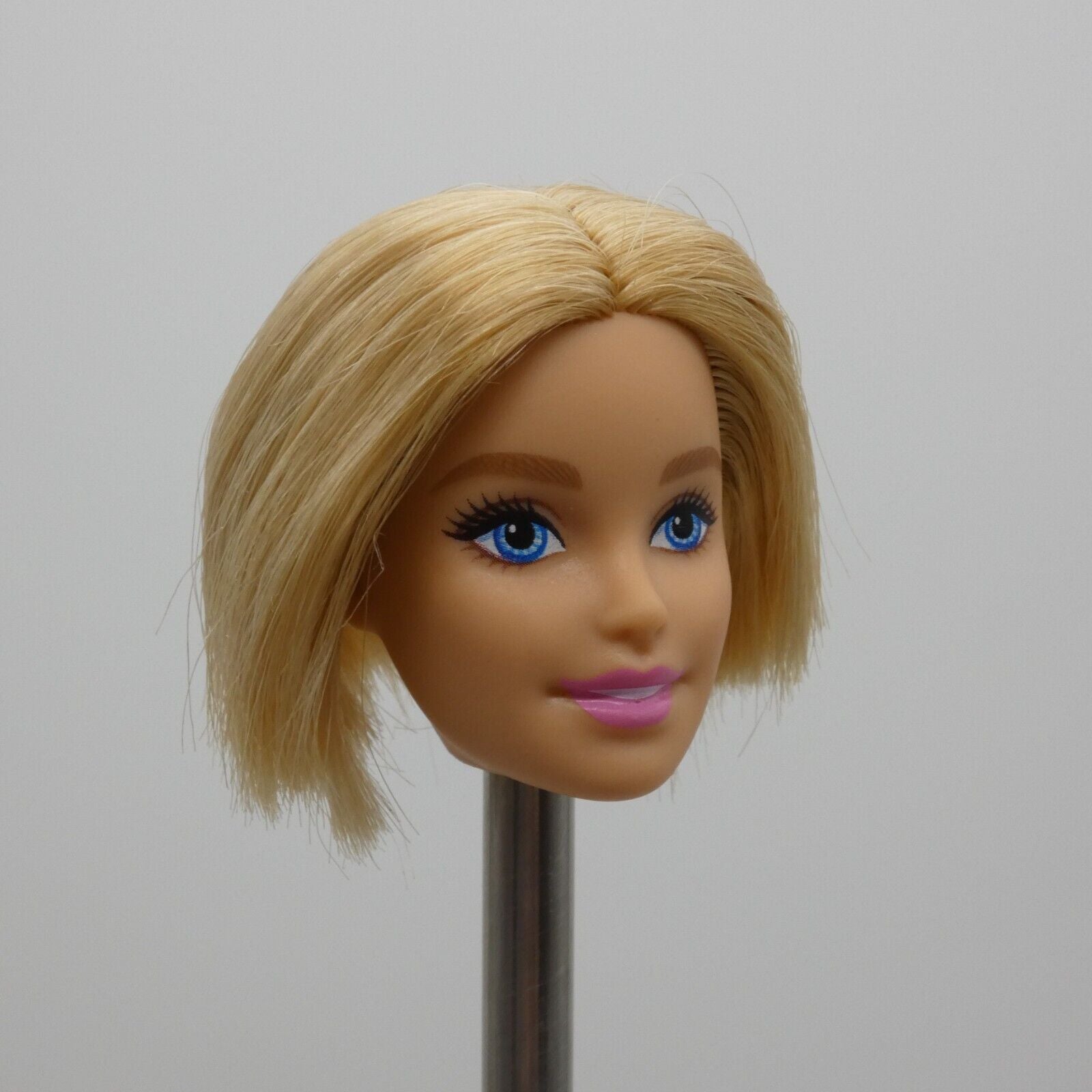 Barbie Space Discovery Astronaut Doll Head Millie Face Bob Haircut 2020 GTW30