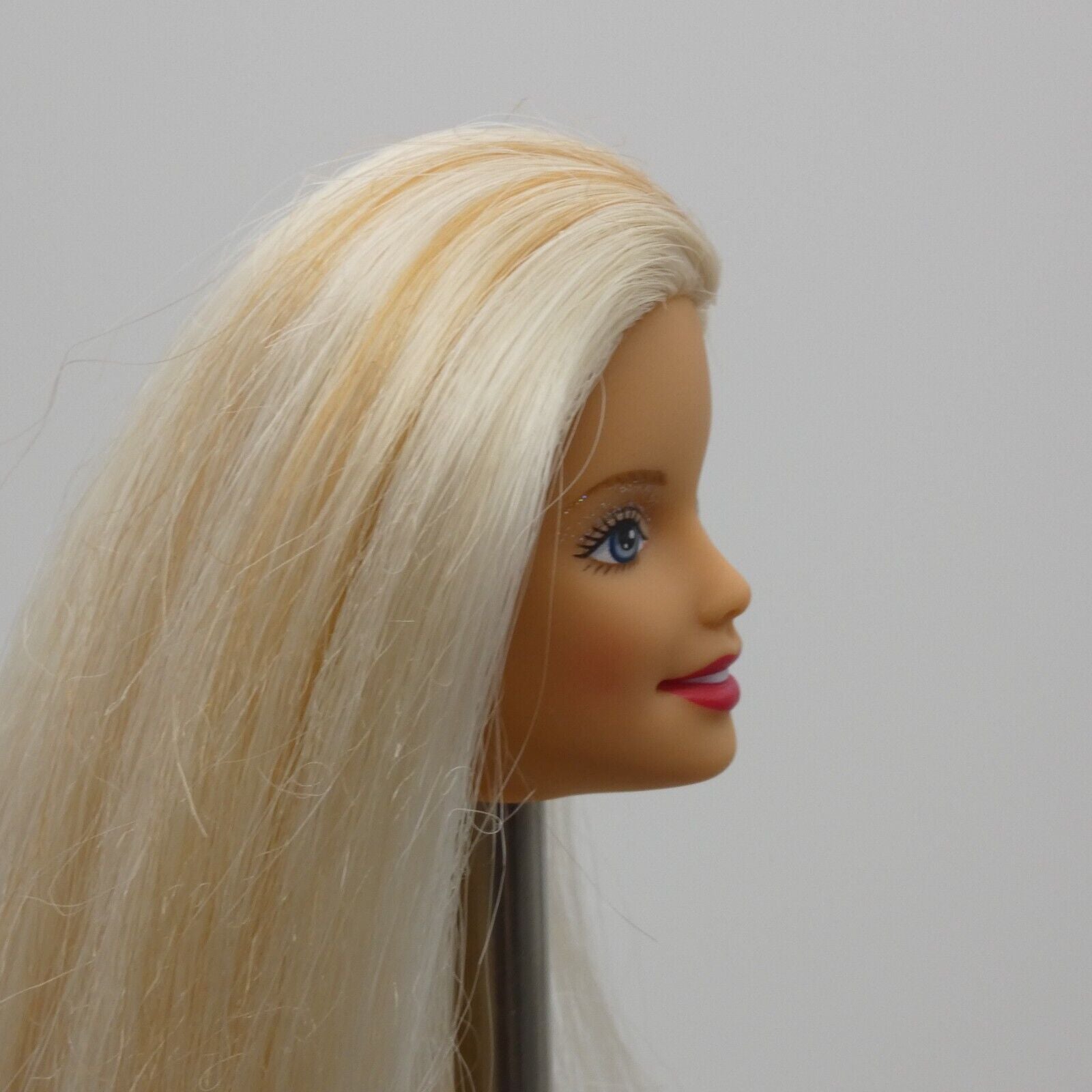 Barbie Dance Party Generation Girl Doll Head Blonde Light Skin Tone 2000 25766