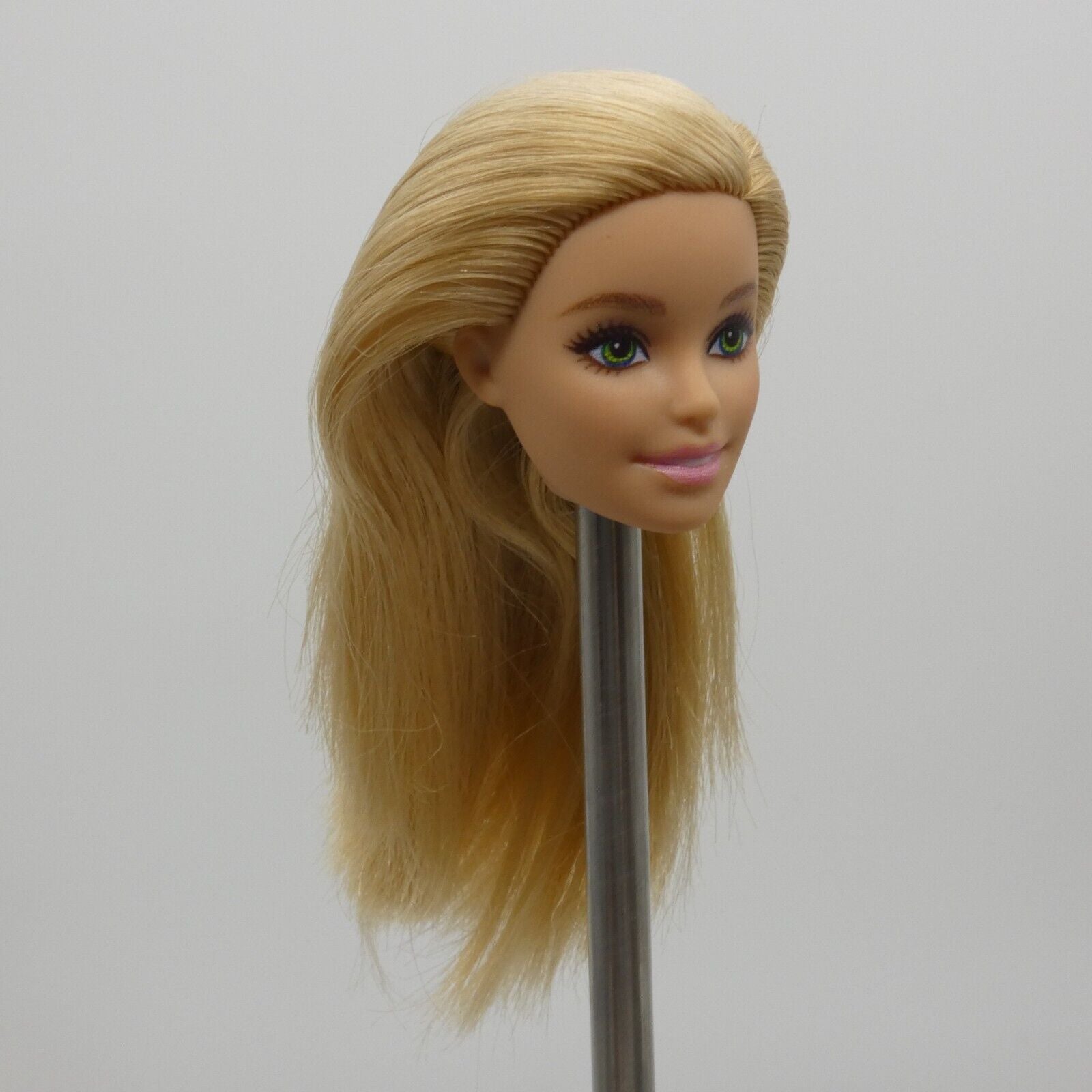 Barbie Doll Head Millie Face Blonde Green Eyes Light Skin 2022 Mattel HGM59