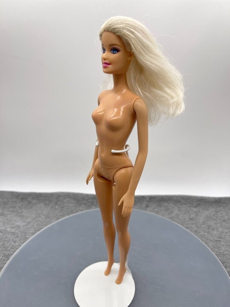 Barbie Doll Generation Girl Face Blonde Hair 2010 Body Straight Arms Mattel 8233