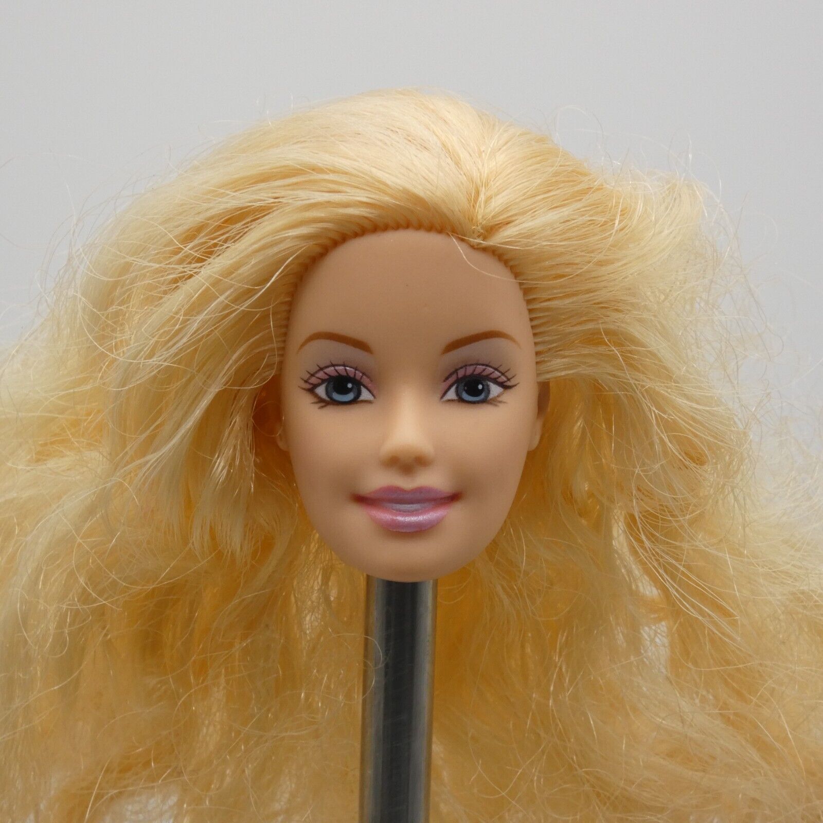 Barbie Talk Of The Town Avon Doll Head Generation Girl Blonde Light Skin B6376