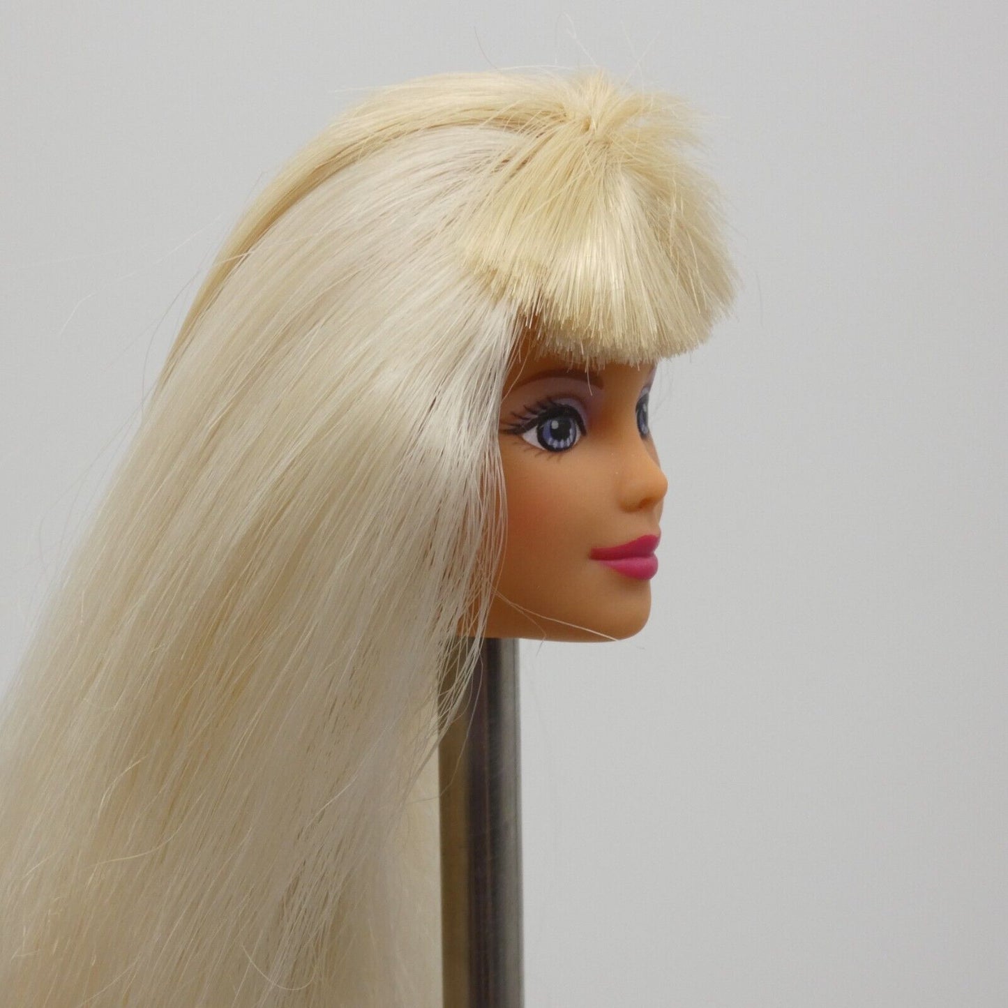 Barbie Bead Blast Doll Head Mackie Face Blonde Hair Medium Light Skin 18888