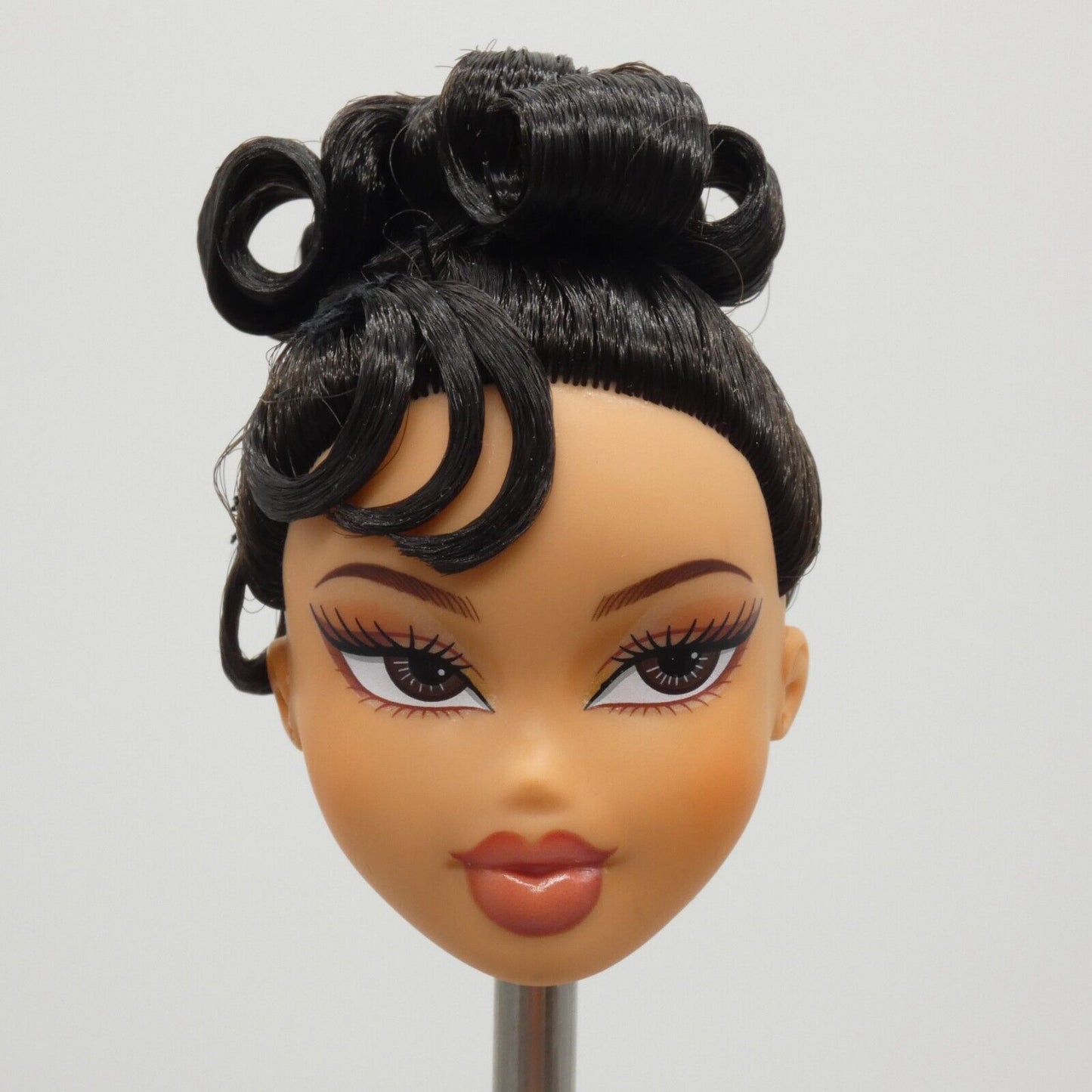 Bratz Doll Head Only Medium Light Tan Skin Kylie Jenner Night 2023 588115 O17E