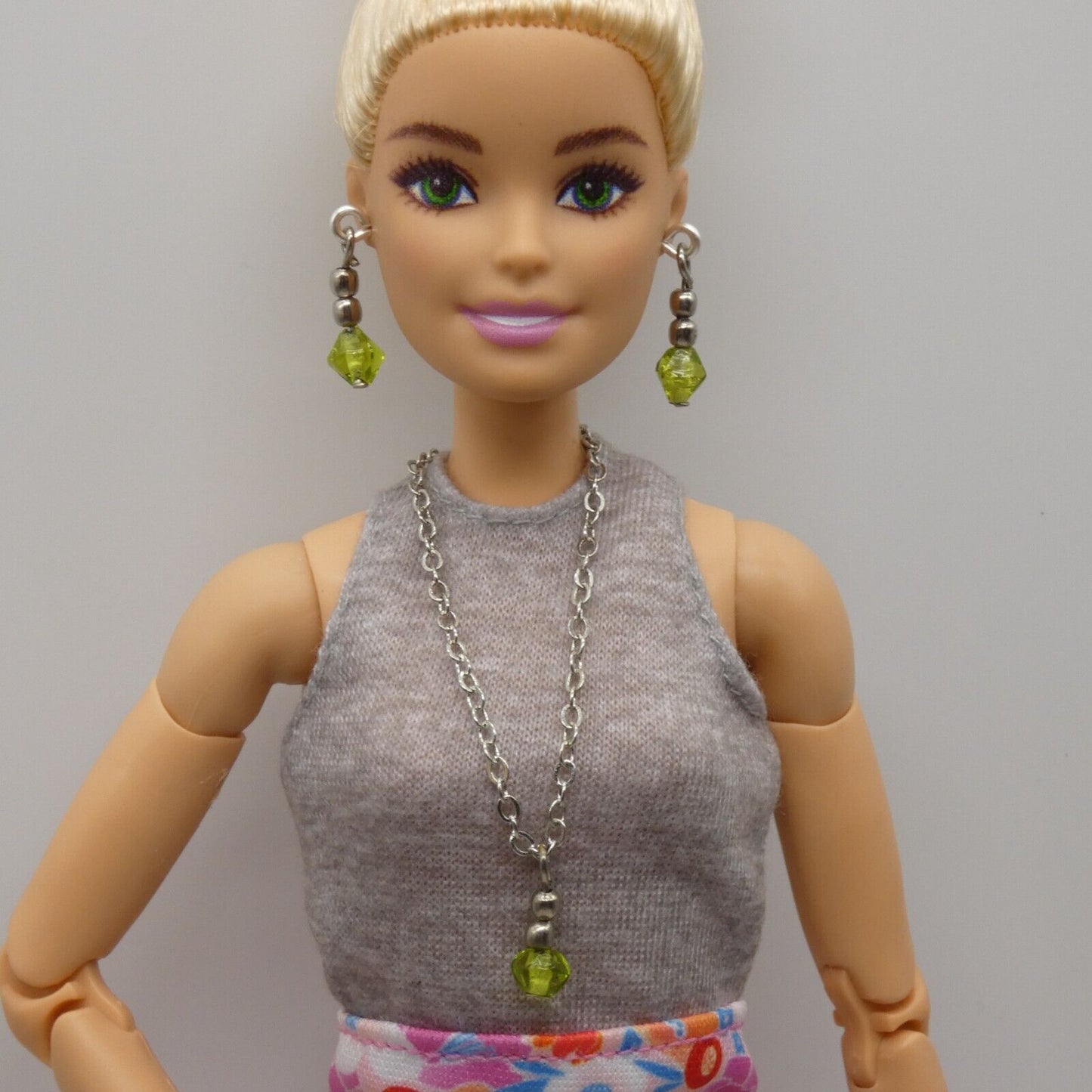 Barbie Doll Size Necklace And Earrings Green Faceted Pendant Silver Chain