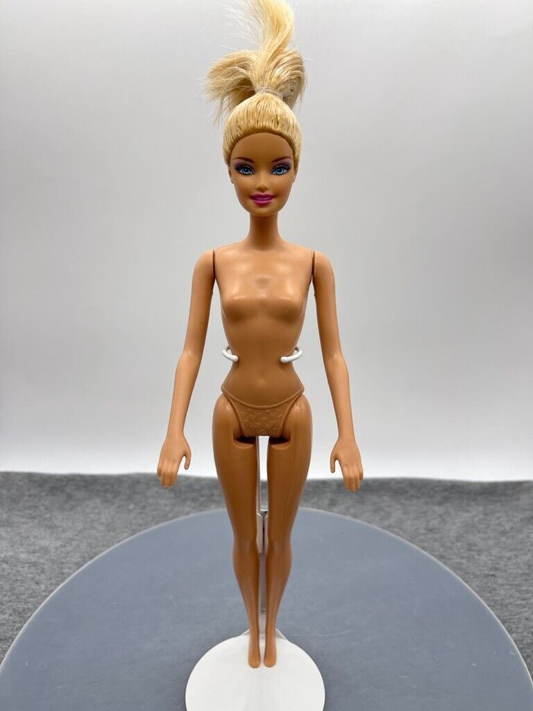 Barbie Doll Generation Girl Face Nude Swimming Motion CEO Mattel 2011 Body