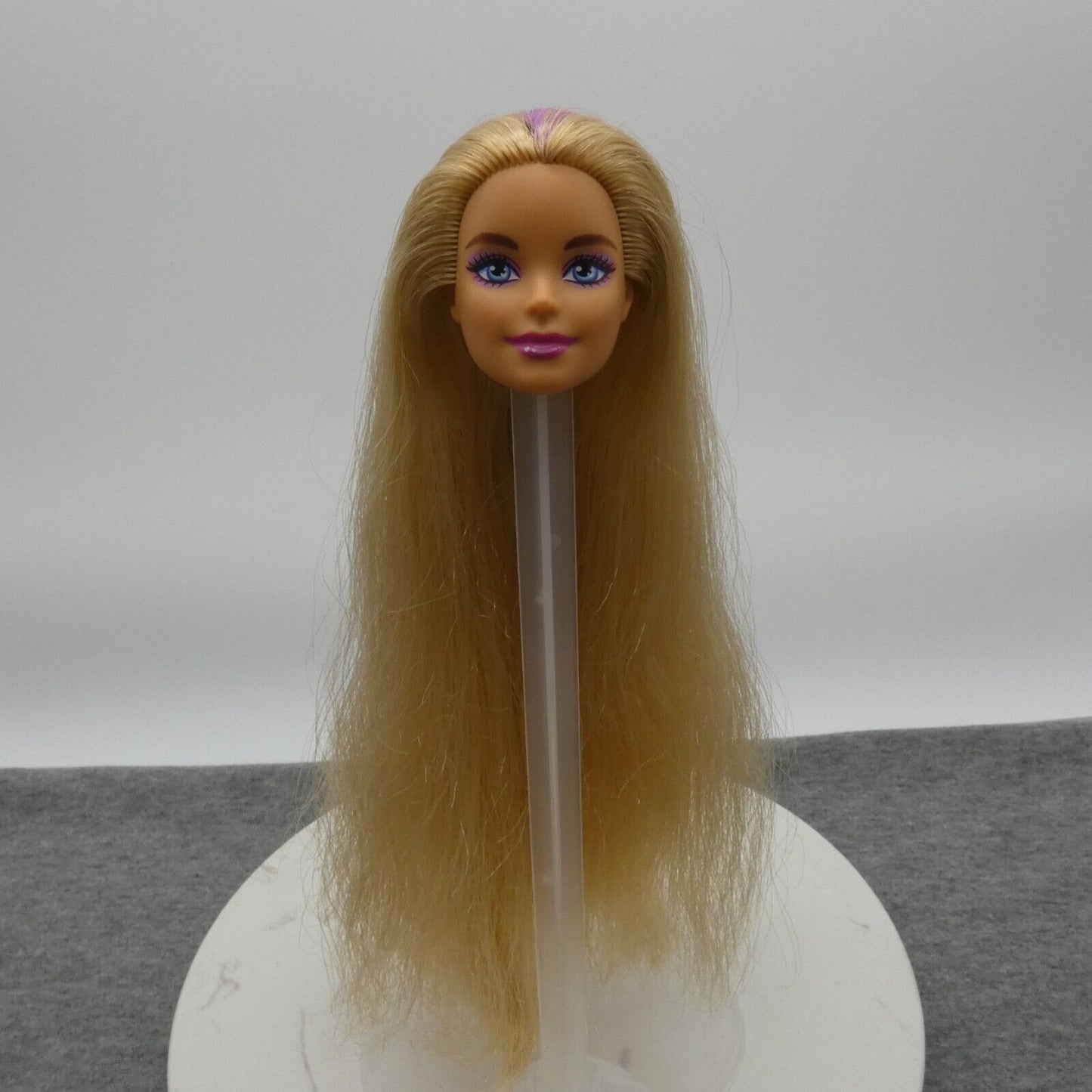 Barbie Cutie Reveal Bunny Doll Head Only Millie Closed Mouth 2022 Mattel HHG19