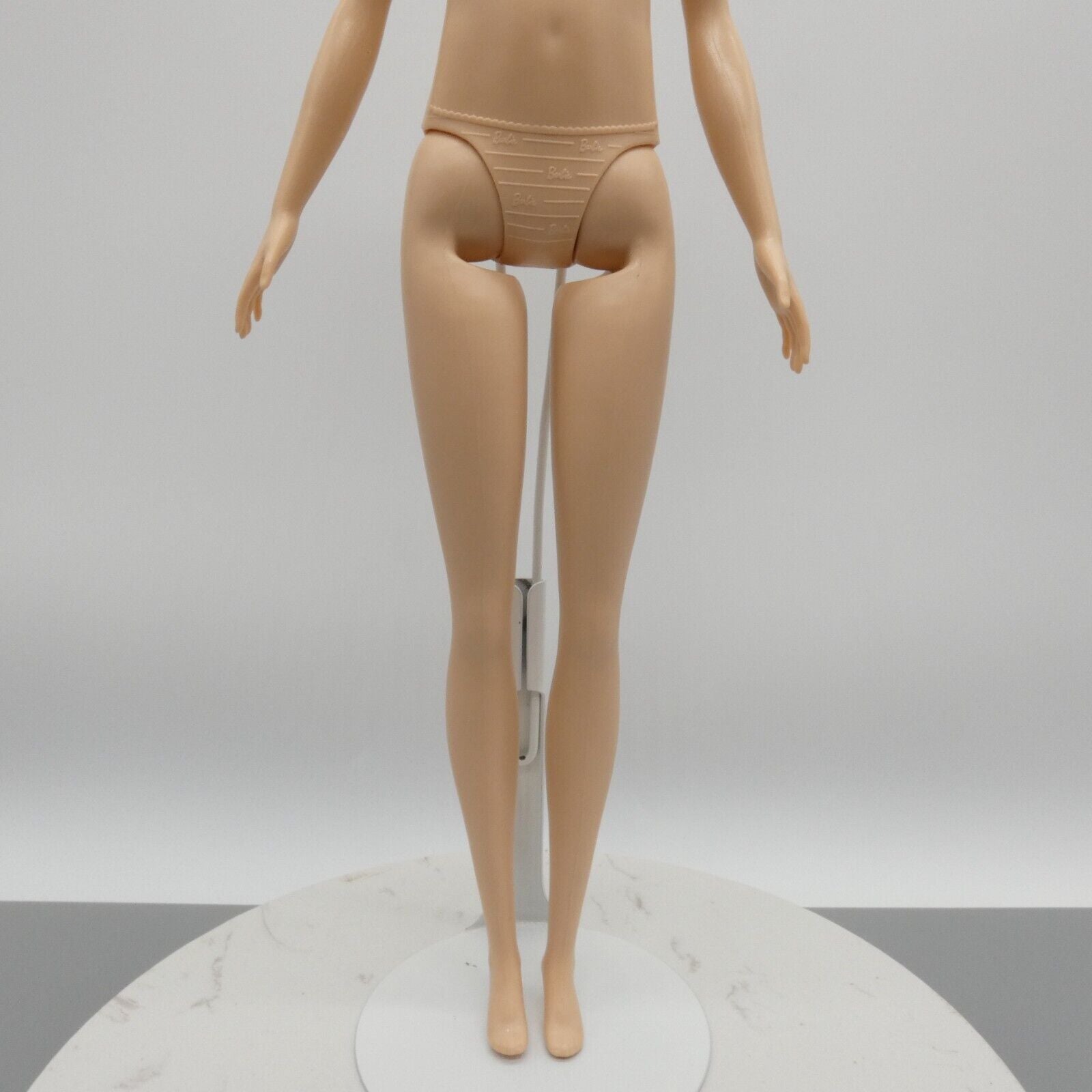 Barbie Fashionistas 069 Doll Tall Body Light Skin Straight Arms 2019 DYY99