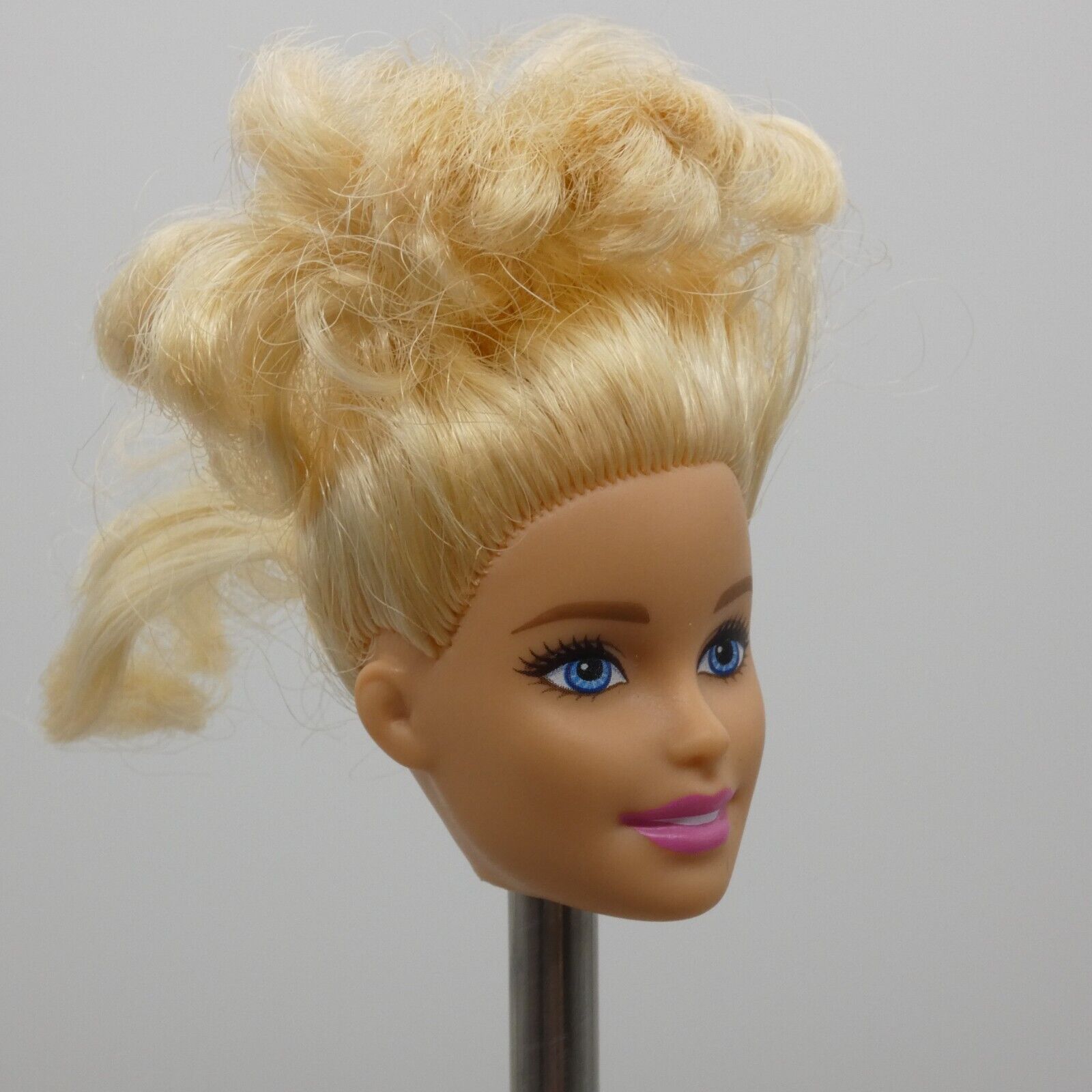 Barbie Gymnast Doll Head Millie Face Light Skin Curly Blonde Hair 2019 GJM72