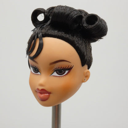 Bratz Doll Head Only Medium Light Tan Skin Kylie Jenner Night 2023 588115 O17B